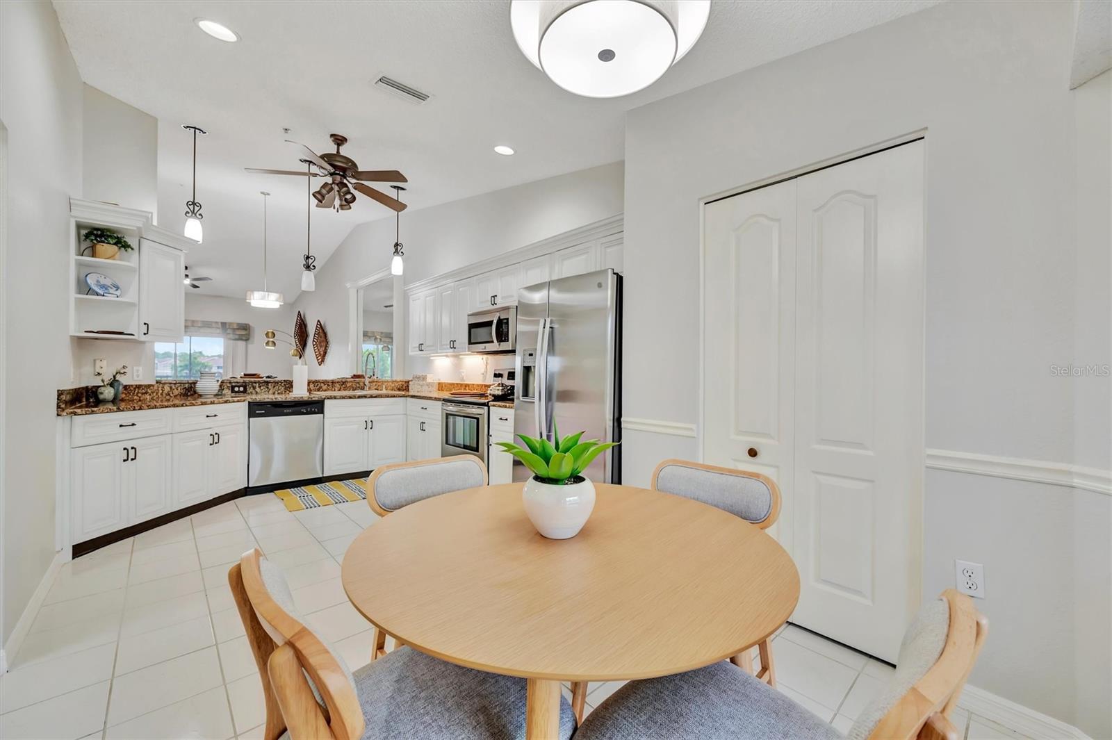 HERITAGE OAKS GOLF & COUNTRY CLUB - Residential