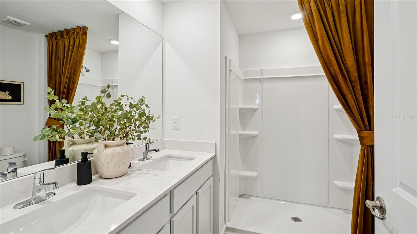 HARMONY WEST - Residential