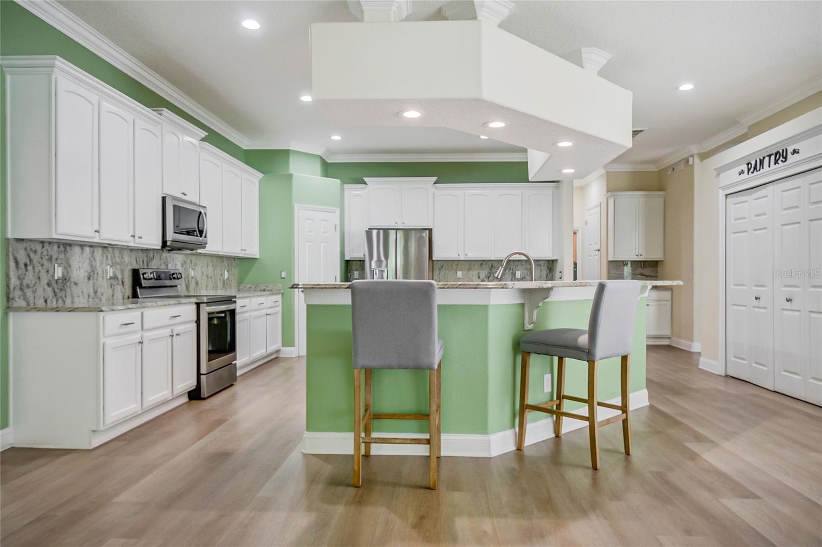 VISTA LAKES - Residential