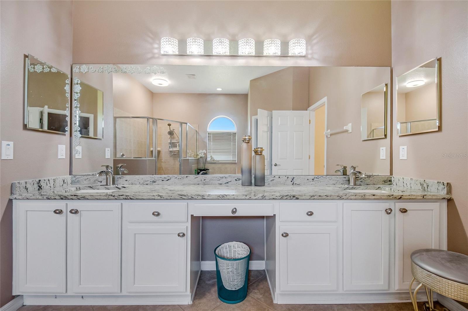 VISTA LAKES - Residential