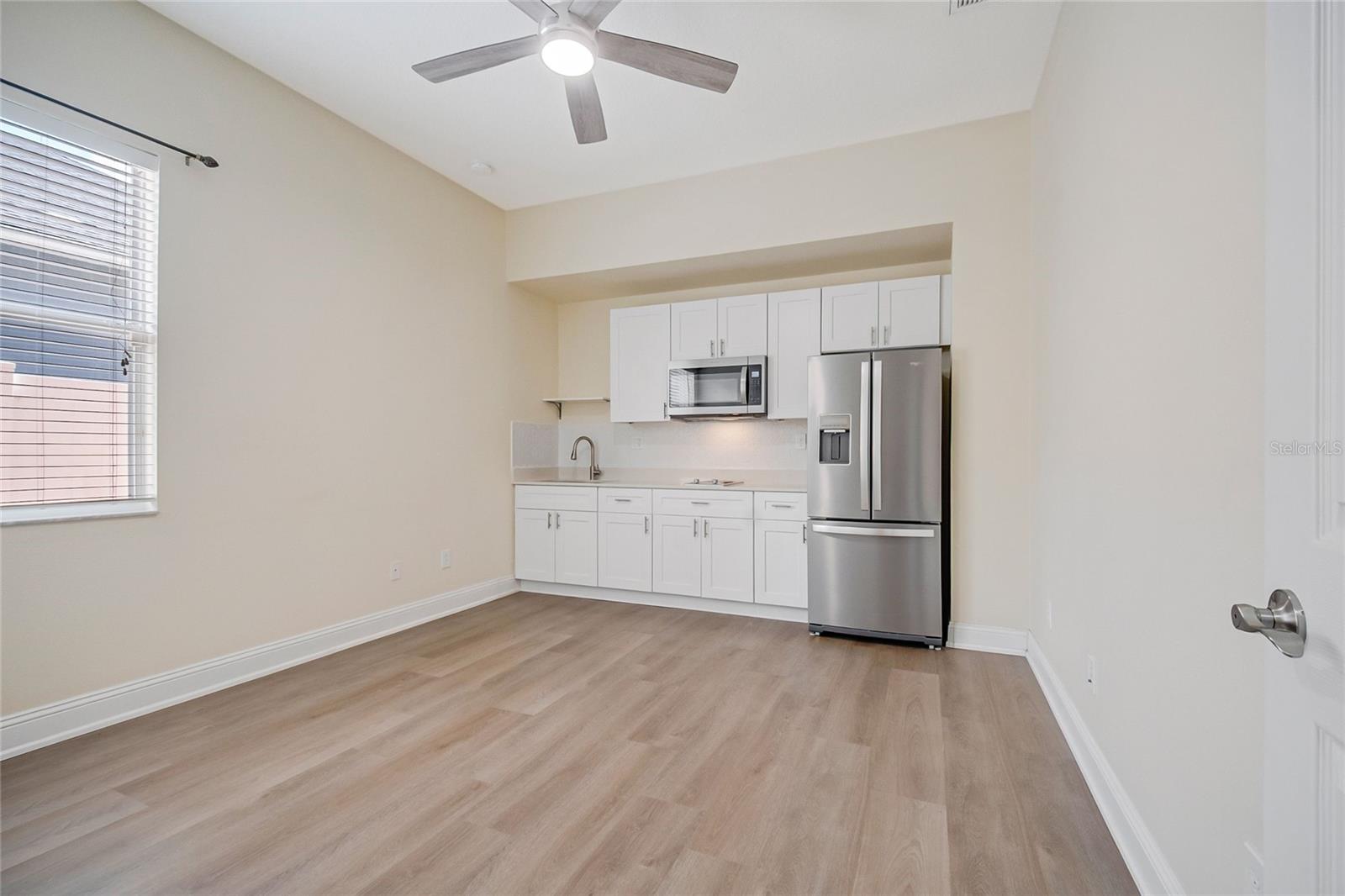 VISTA LAKES - Residential