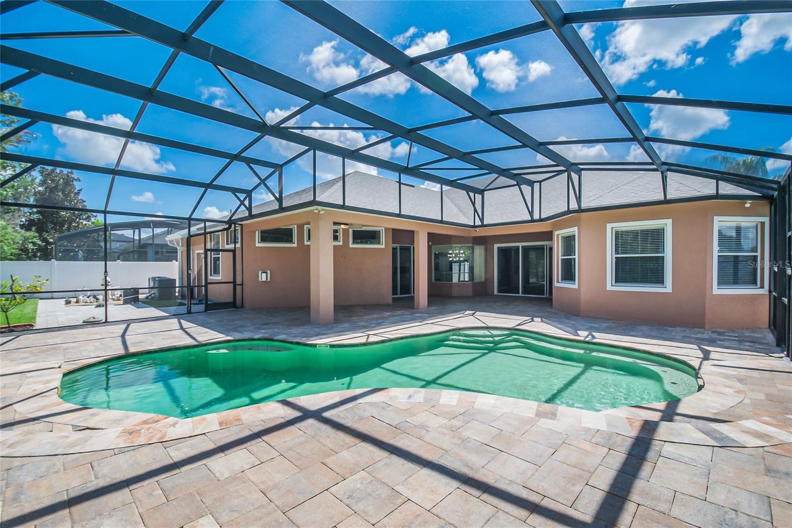 VISTA LAKES - Residential
