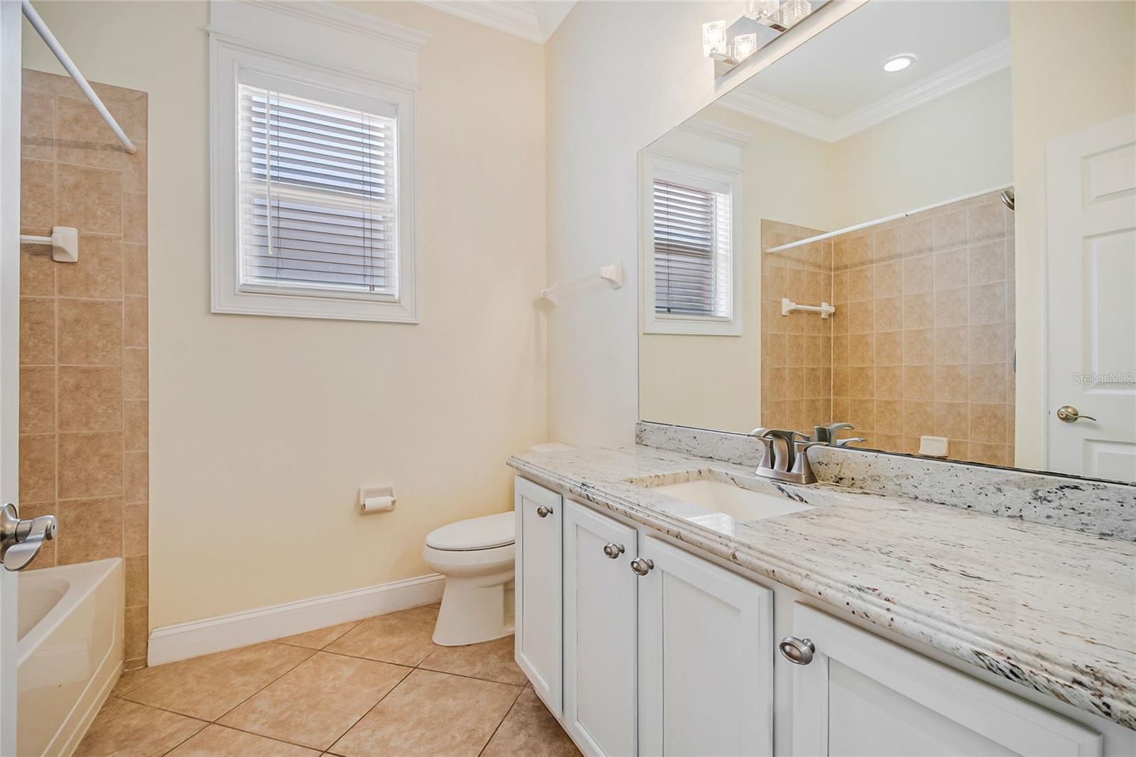 VISTA LAKES - Residential