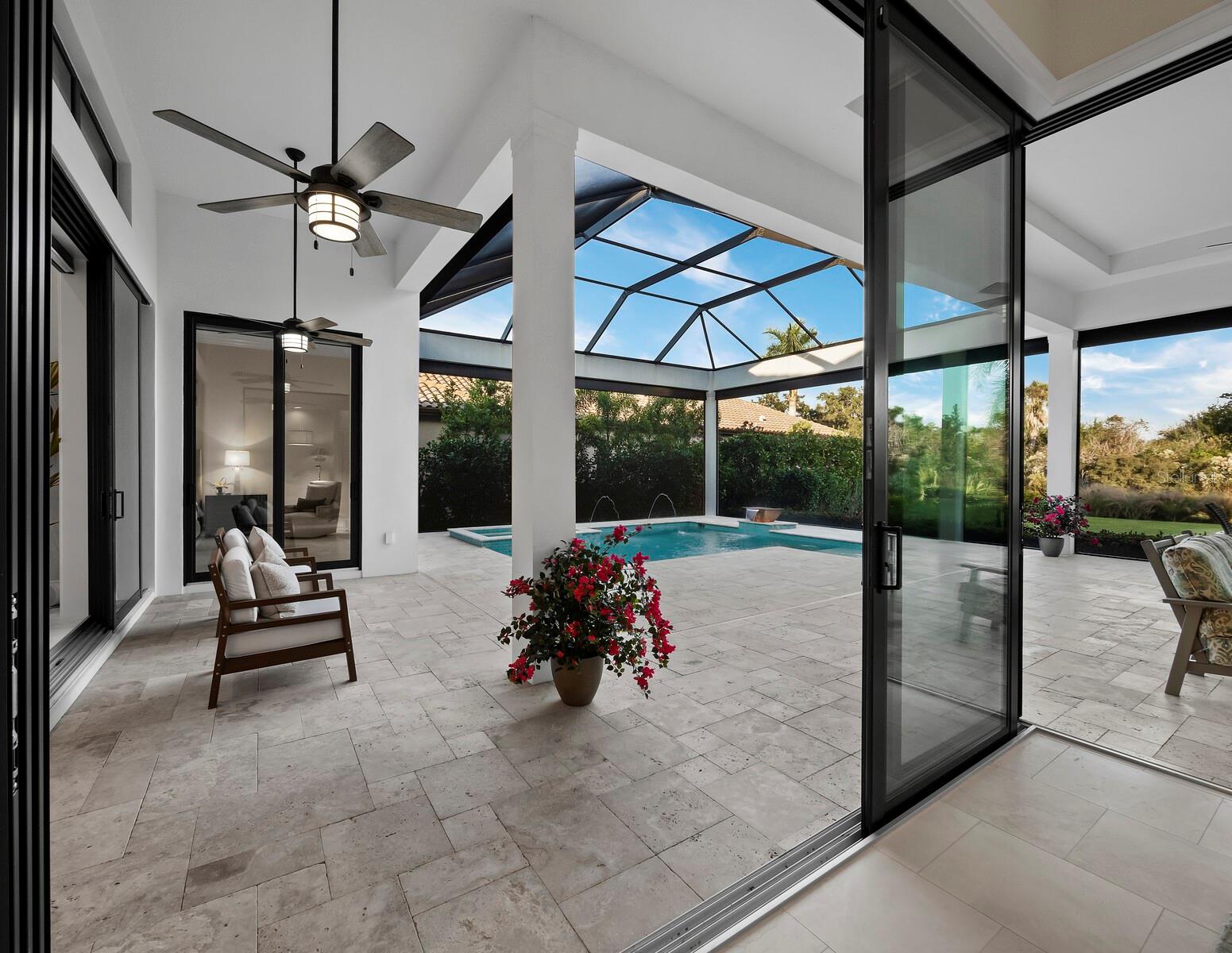 FOUNDERS CLUB - Residential