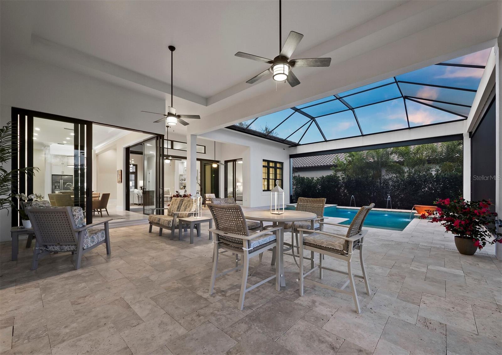 FOUNDERS CLUB - Residential