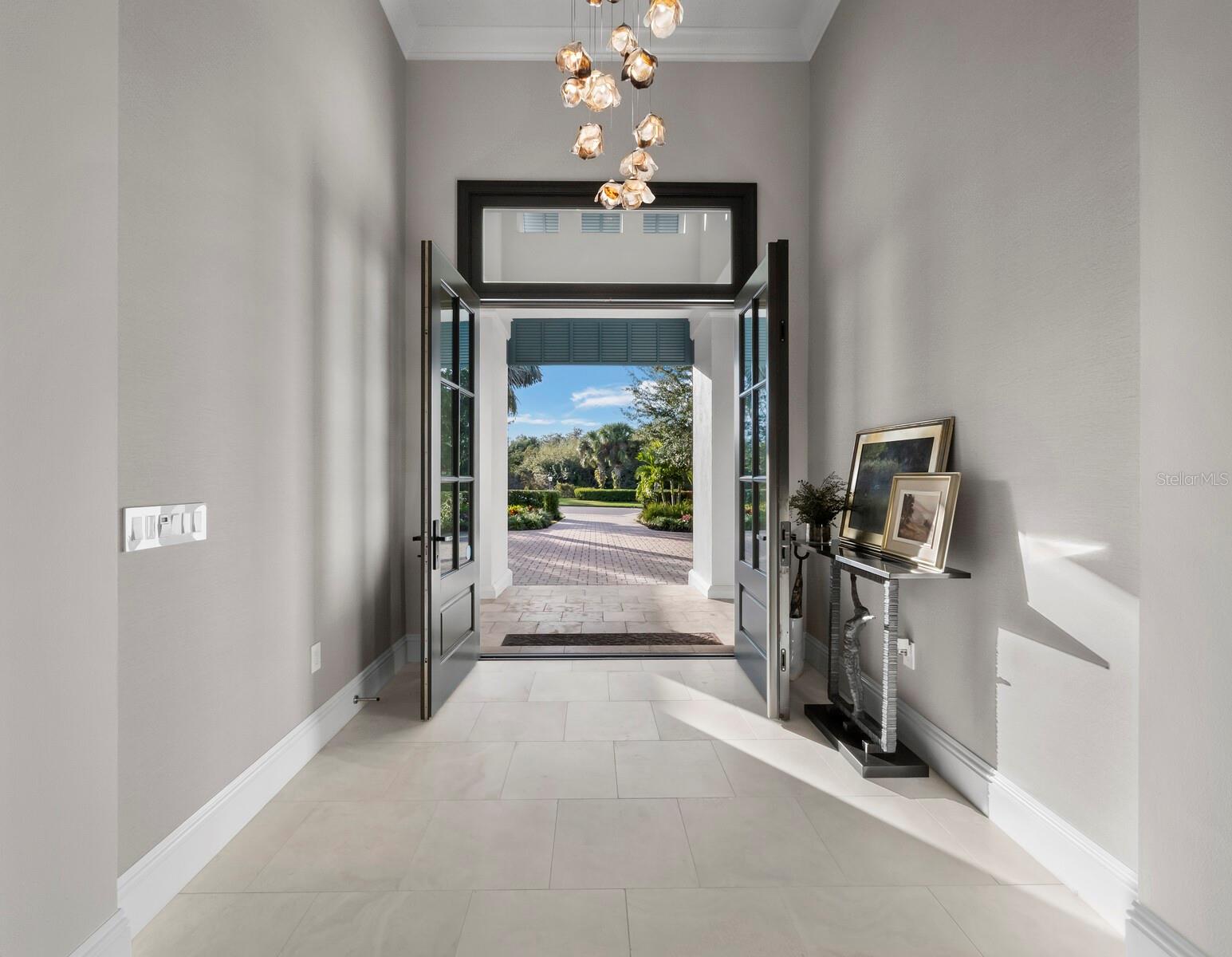 FOUNDERS CLUB - Residential