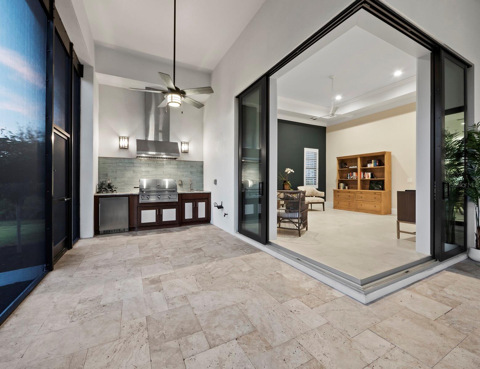 FOUNDERS CLUB - Residential