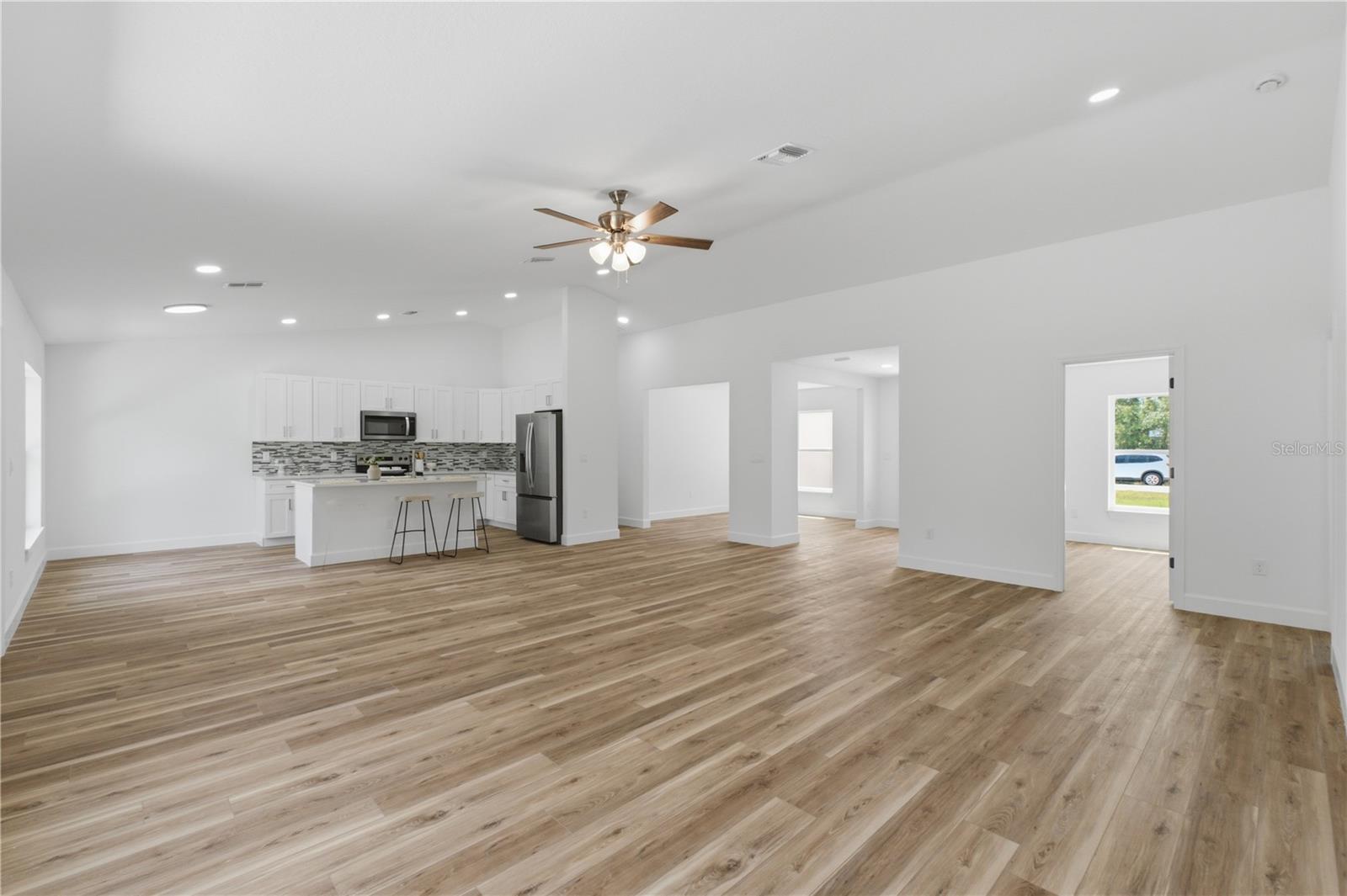 ROYAL HIGHLANDS - Residential