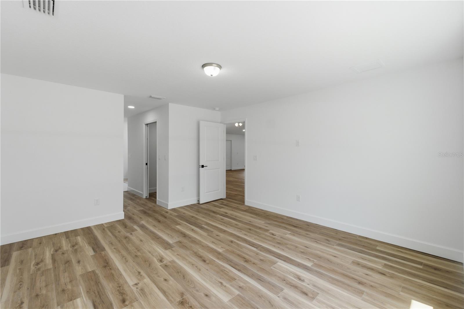 ROYAL HIGHLANDS - Residential