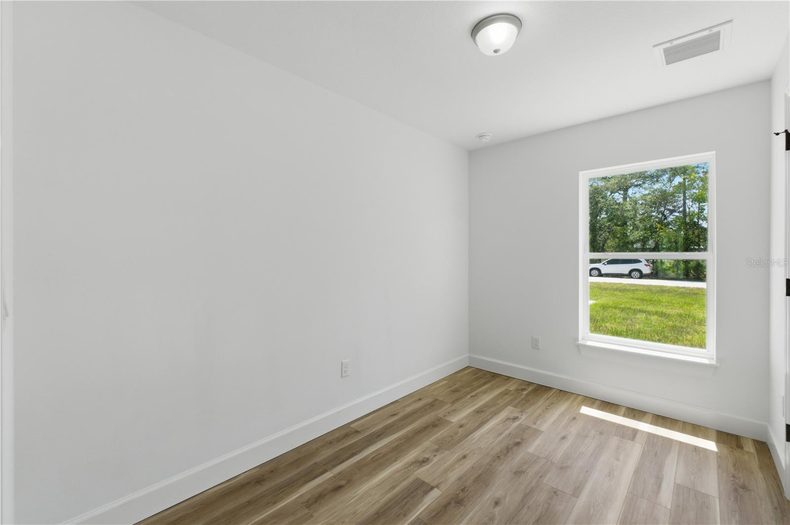 ROYAL HIGHLANDS - Residential