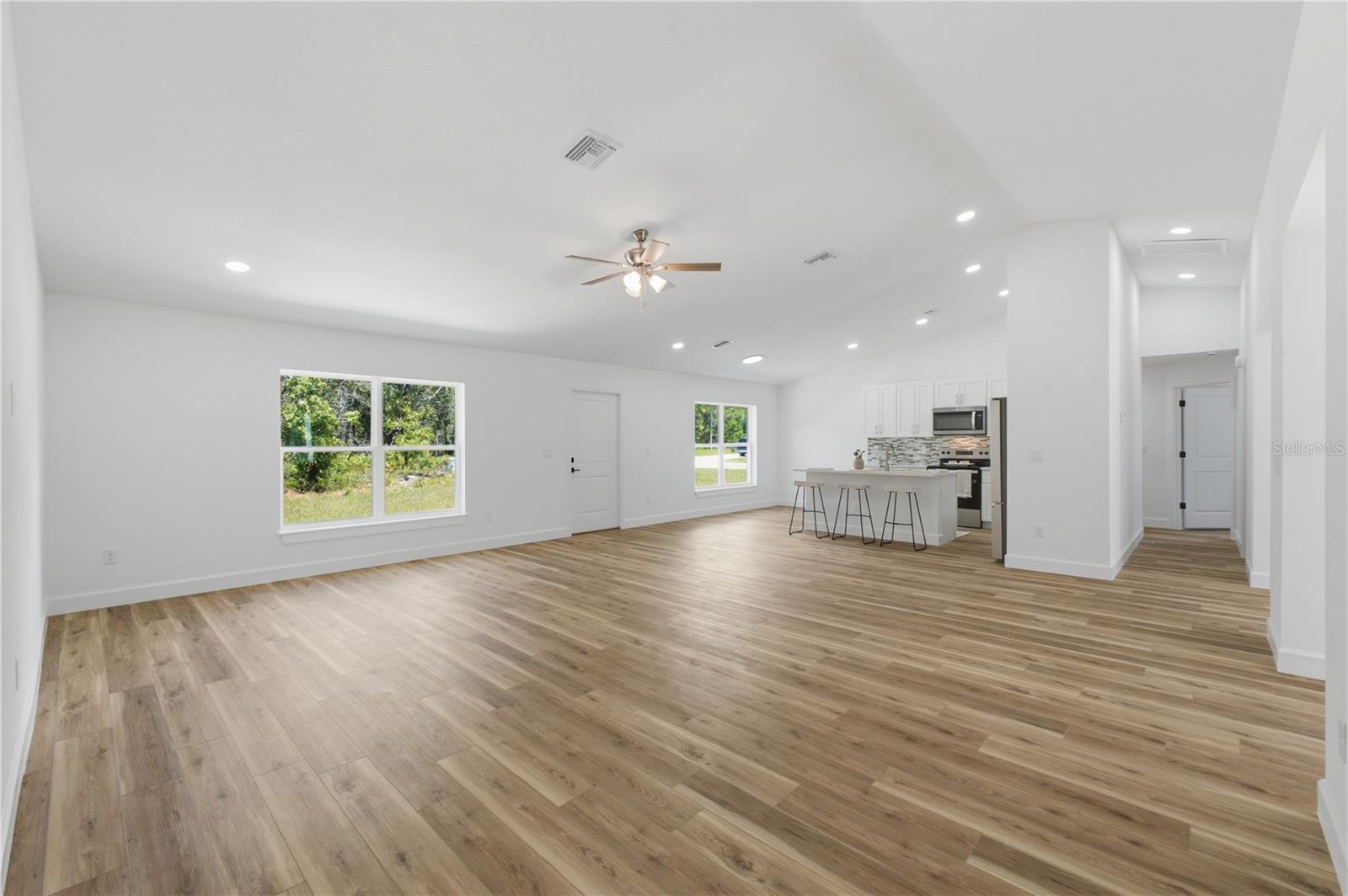 ROYAL HIGHLANDS - Residential