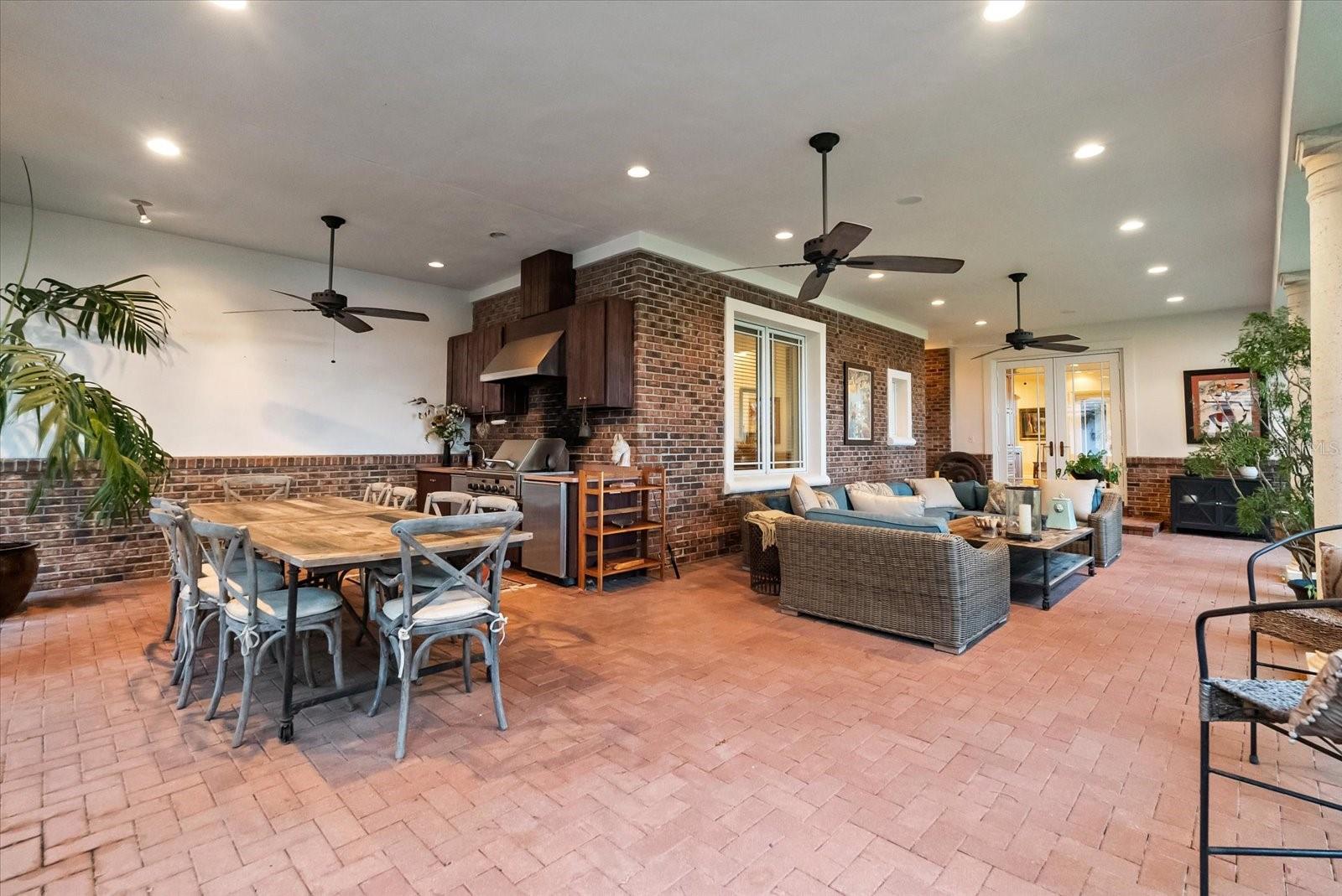 RIDGELAND - Residential