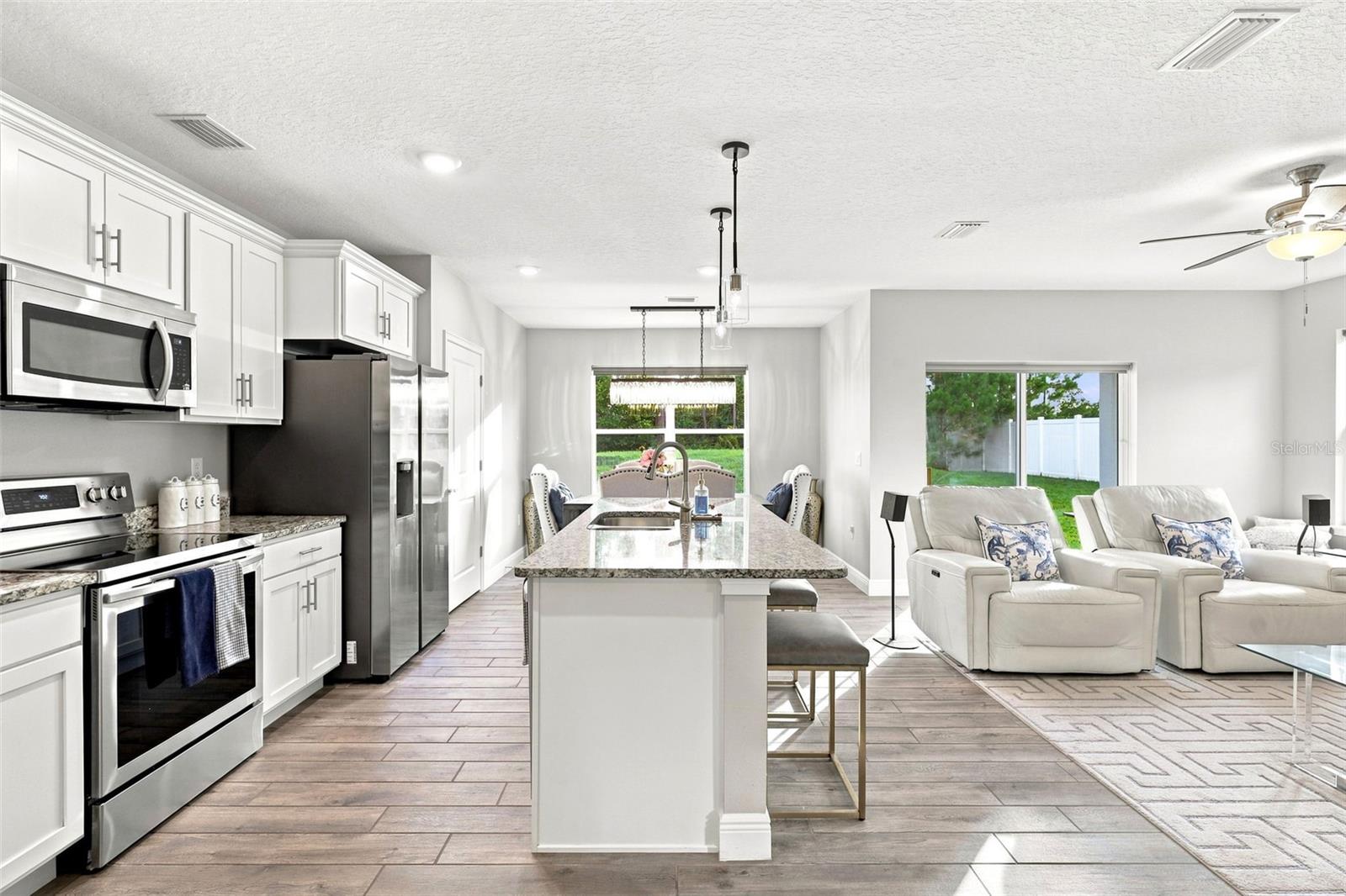 RIVERSIDE ESTATES - Residential