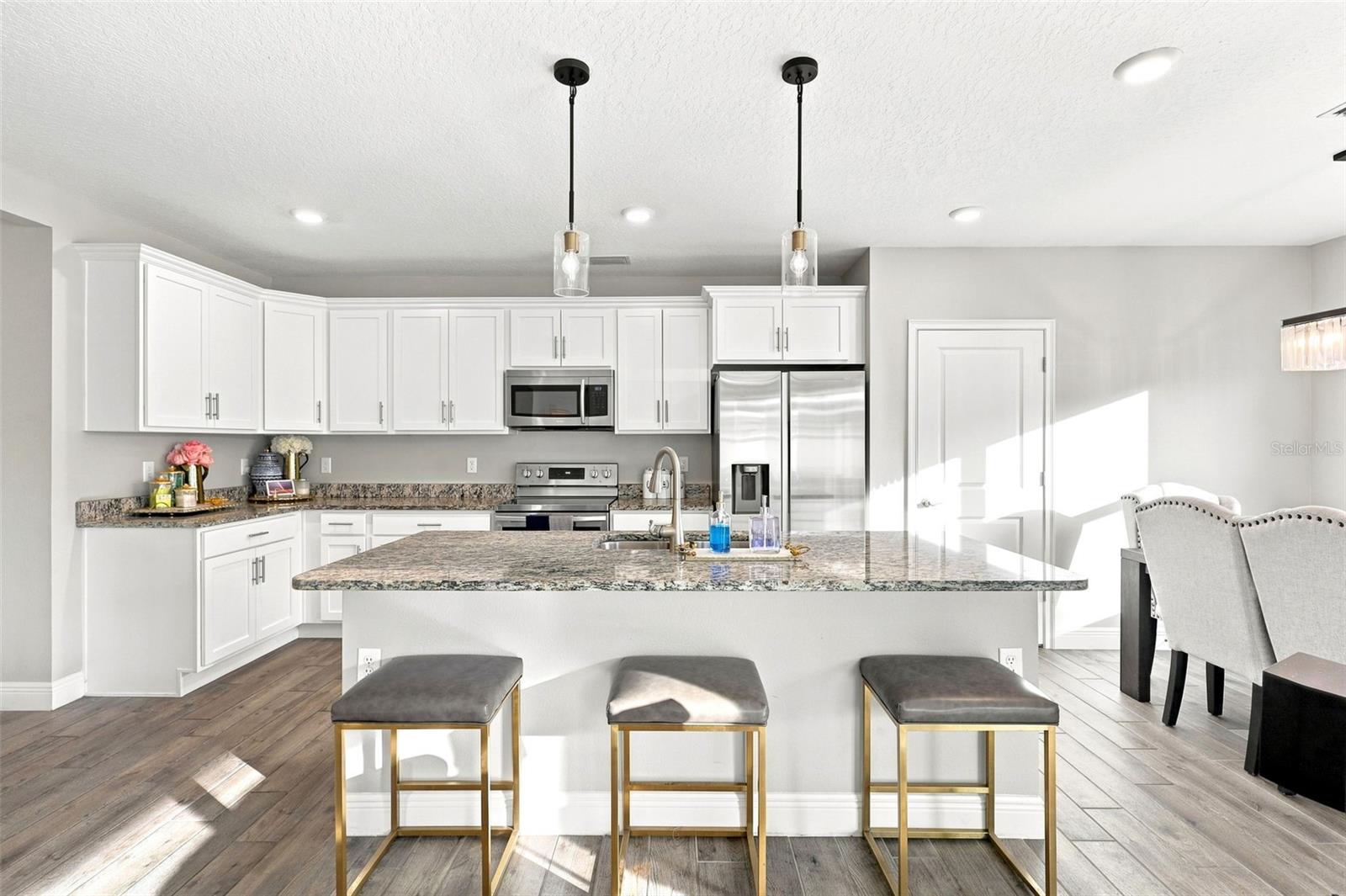 RIVERSIDE ESTATES - Residential