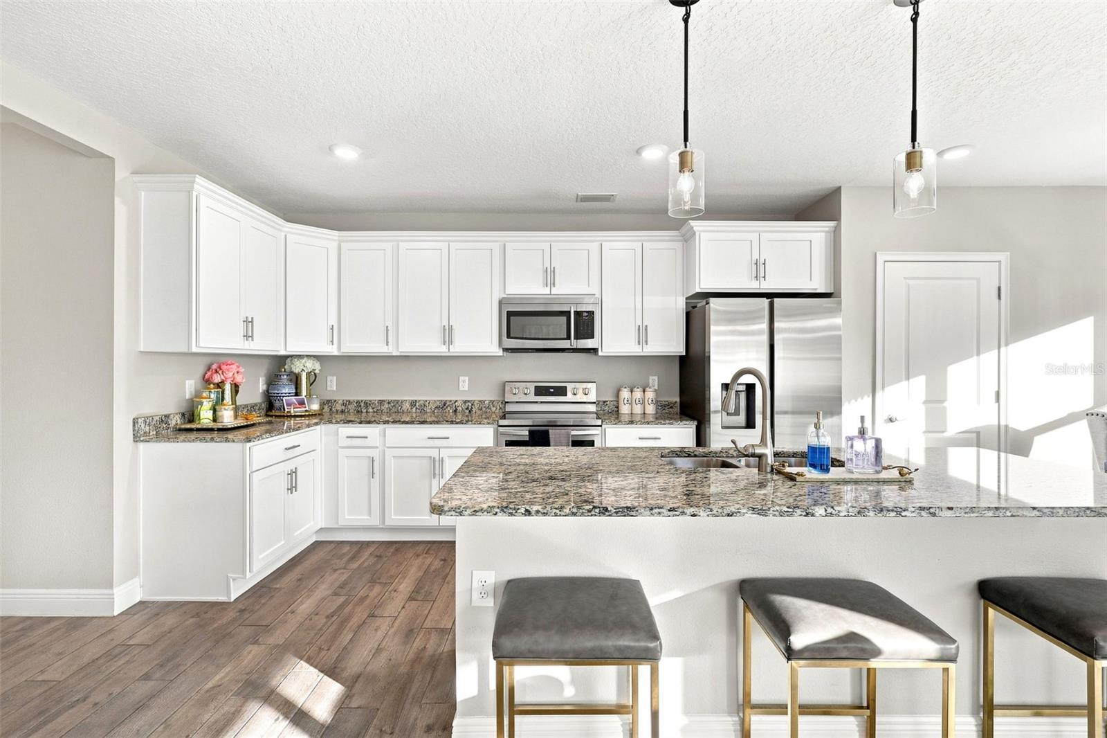 RIVERSIDE ESTATES - Residential