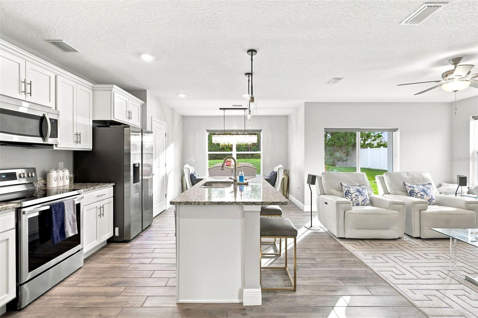 RIVERSIDE ESTATES - Residential