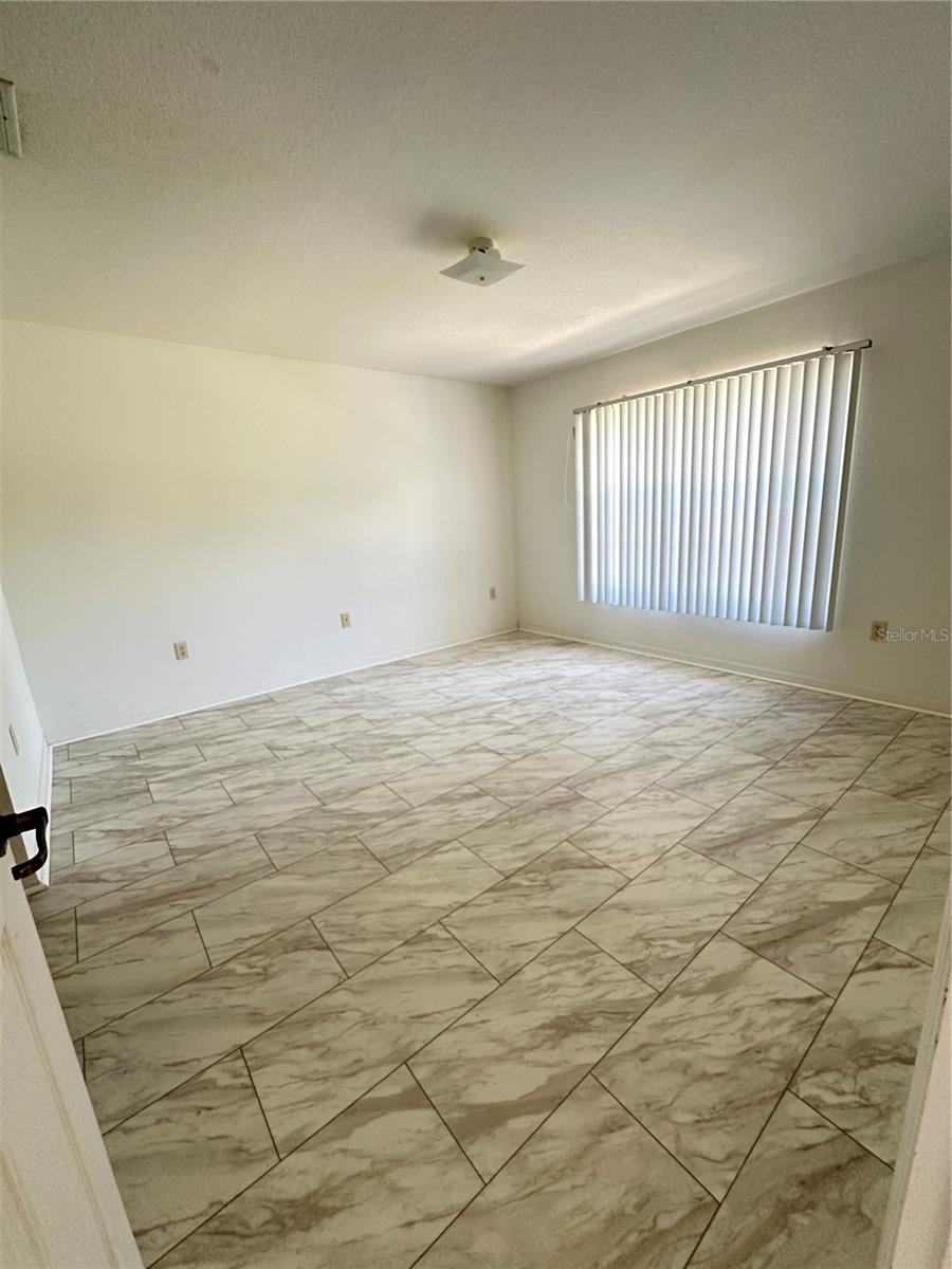 MARION OAKS UN 7 - Residential