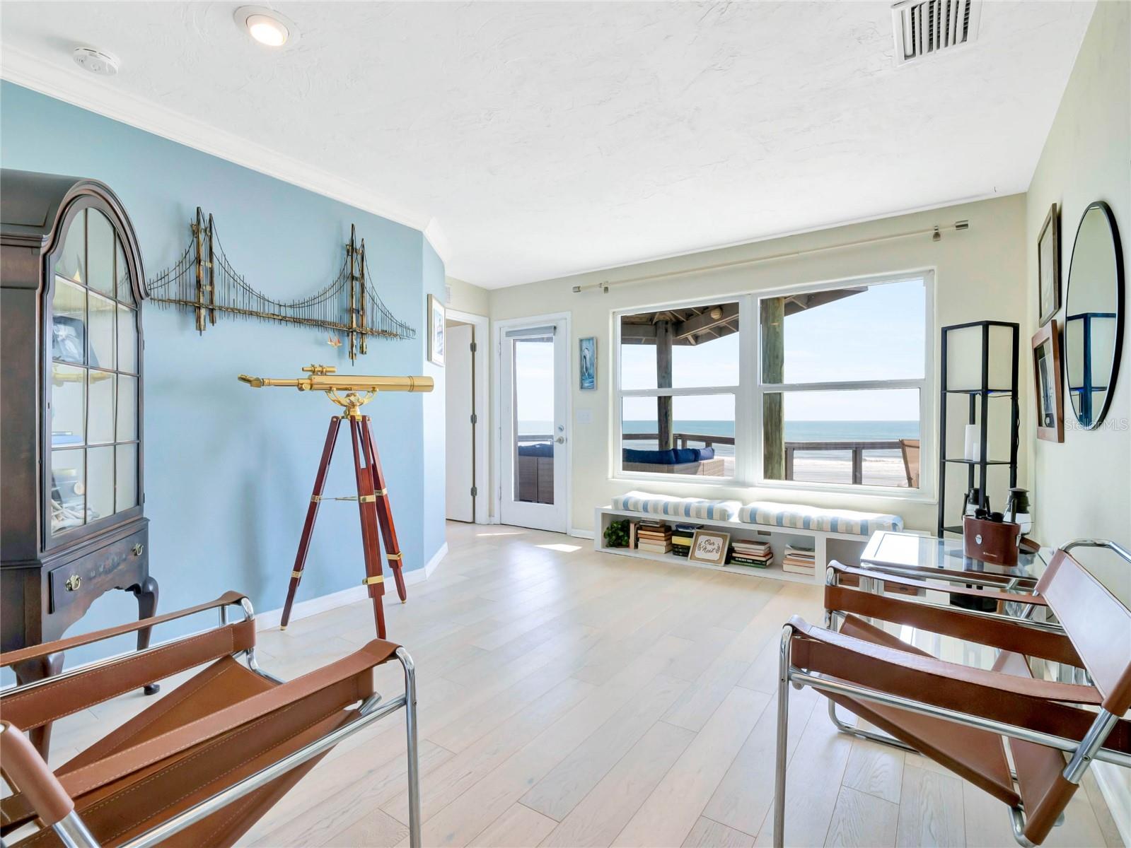 SILVER SANDS - Residential