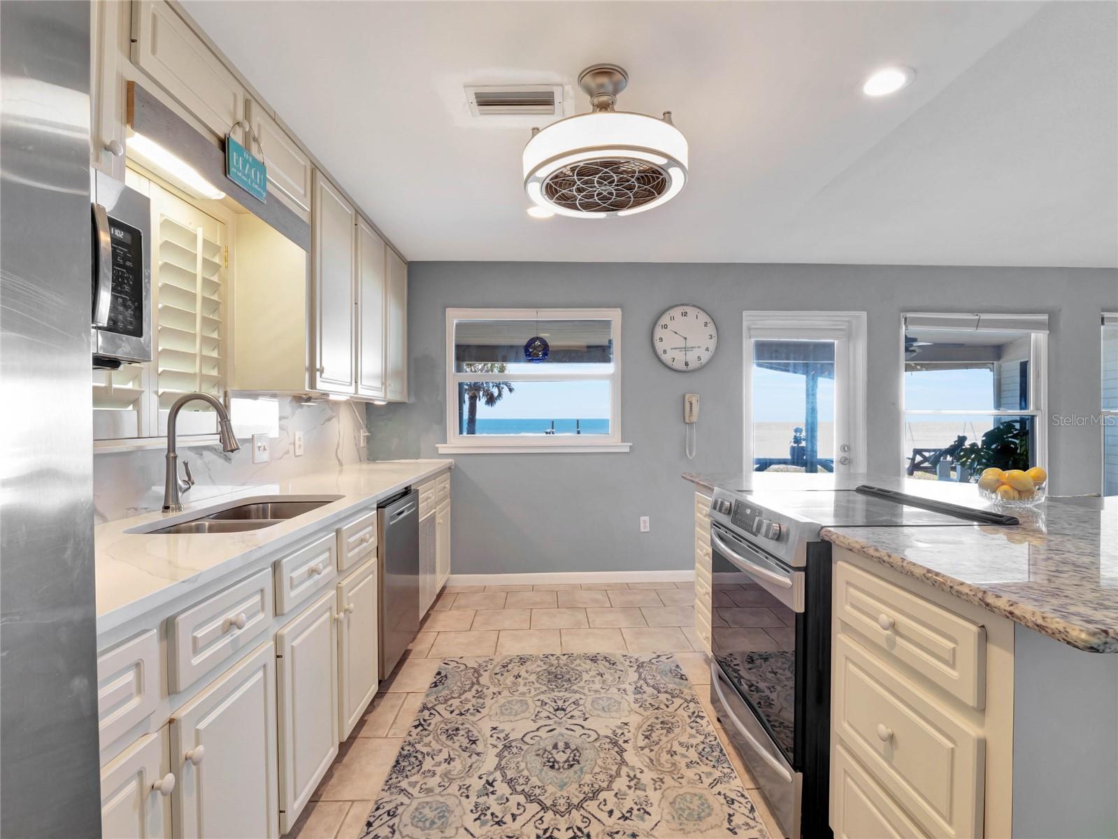 SILVER SANDS - Residential