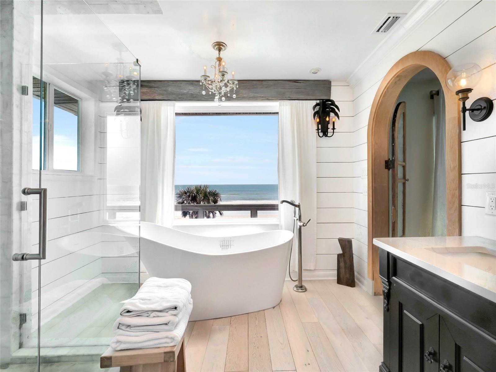 SILVER SANDS - Residential