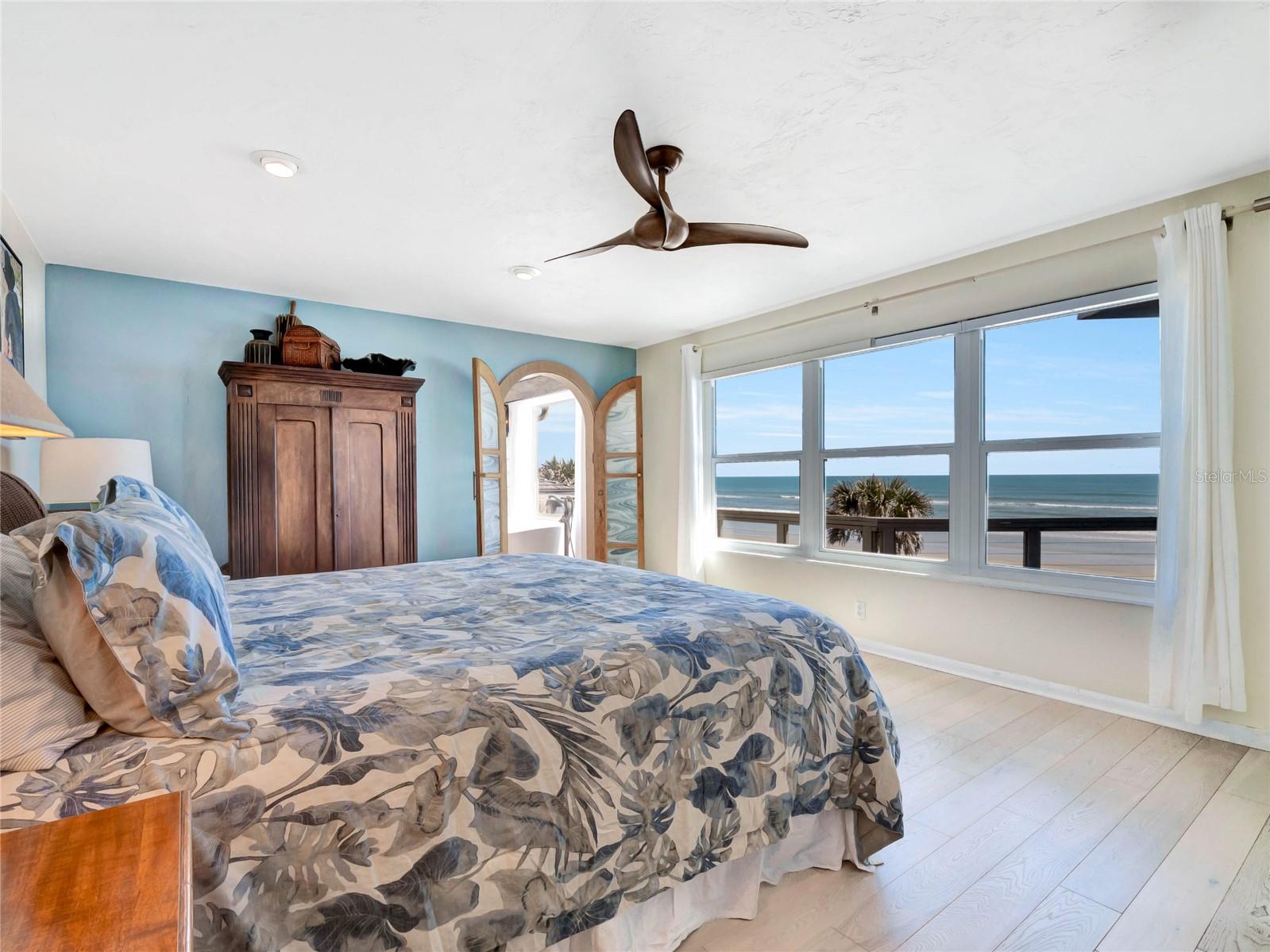 SILVER SANDS - Residential