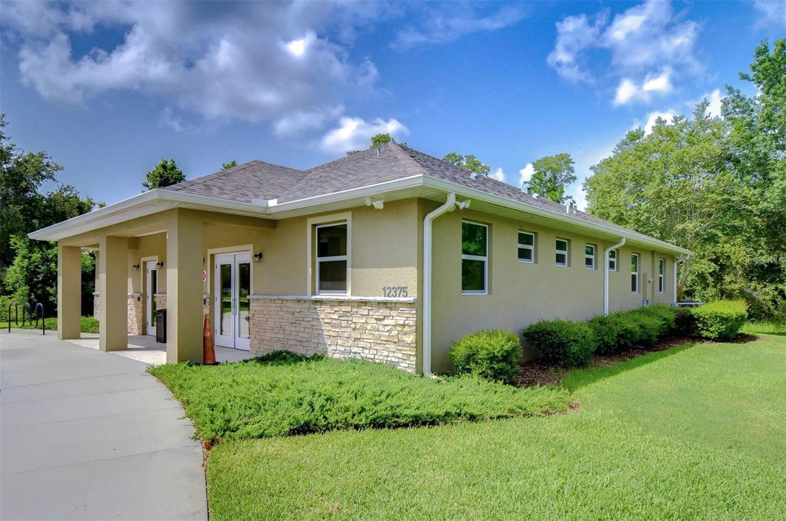VERANDAH TWNHMS - Residential Lease
