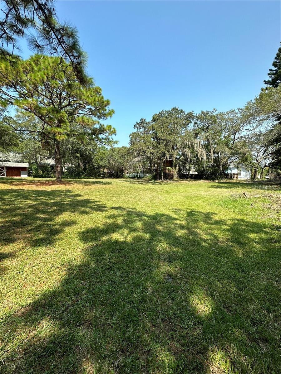 SUTHERLAND TOWN OF - Land