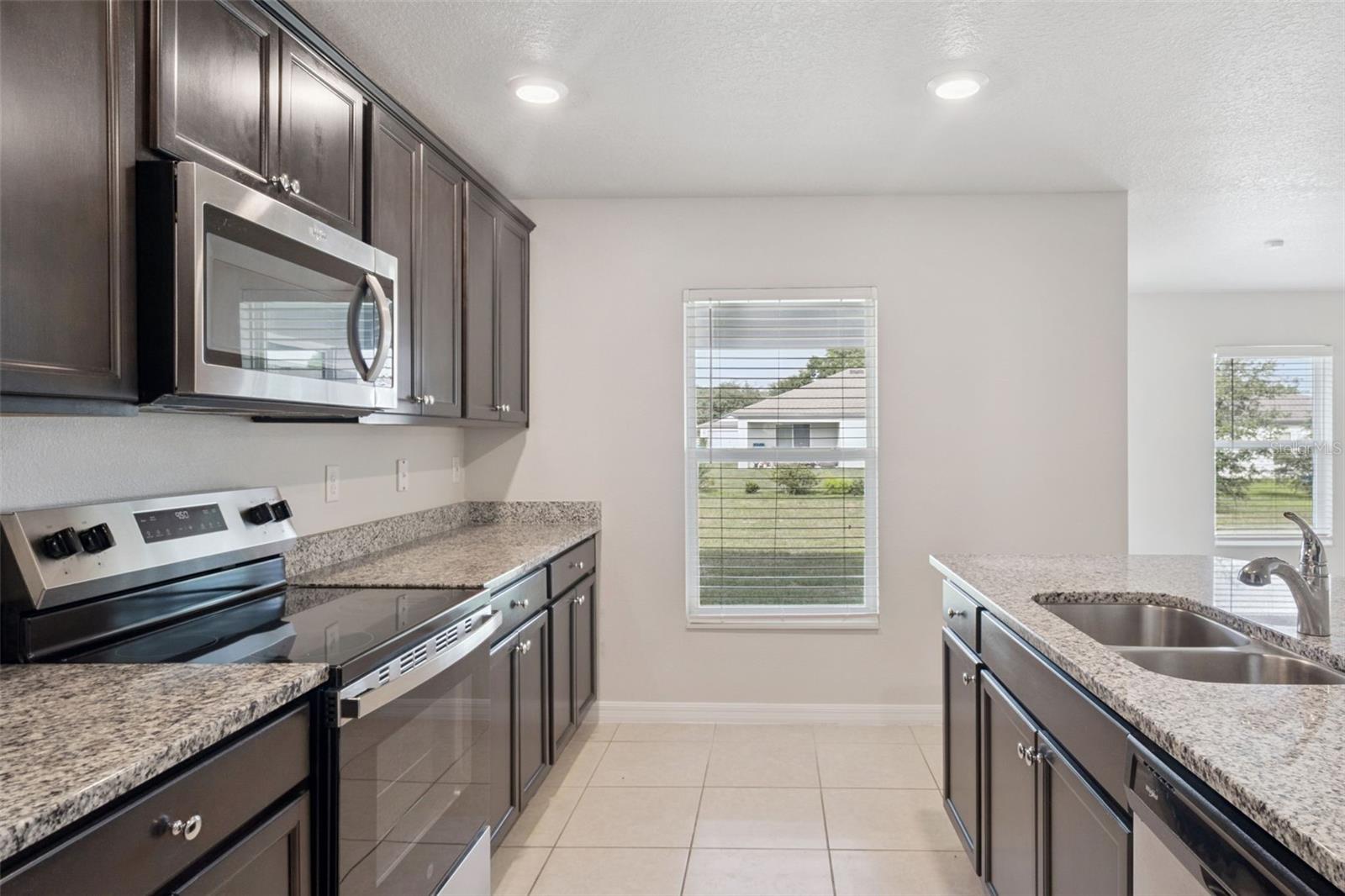 LAKE JACKSON RIDGE - Residential