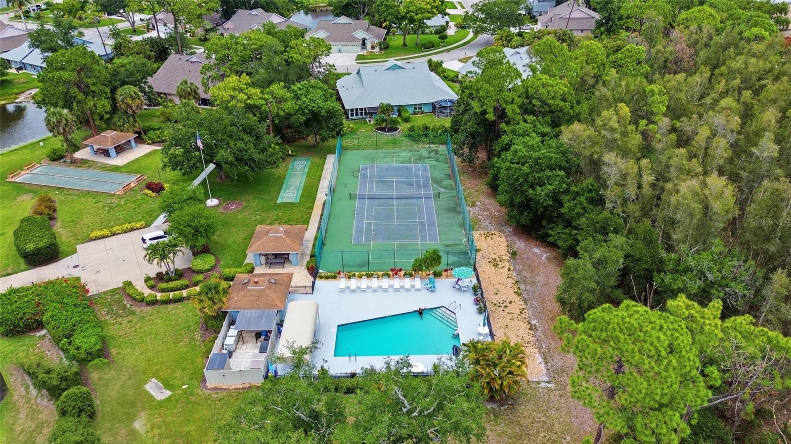 CHESTNUT CREEK VILLAS - Residential