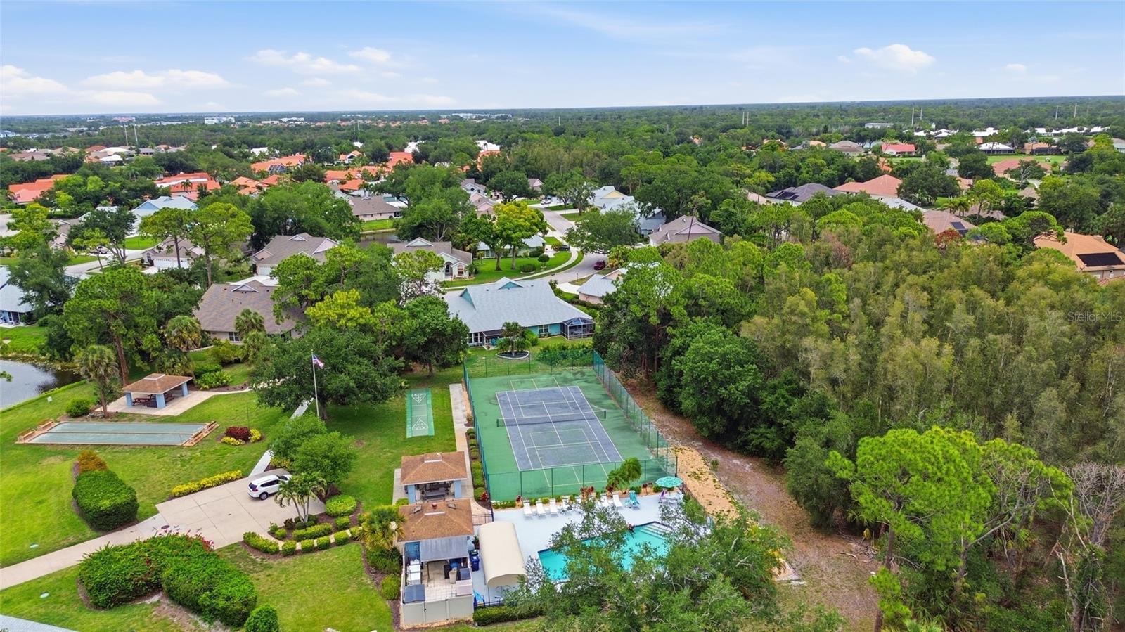 CHESTNUT CREEK VILLAS - Residential