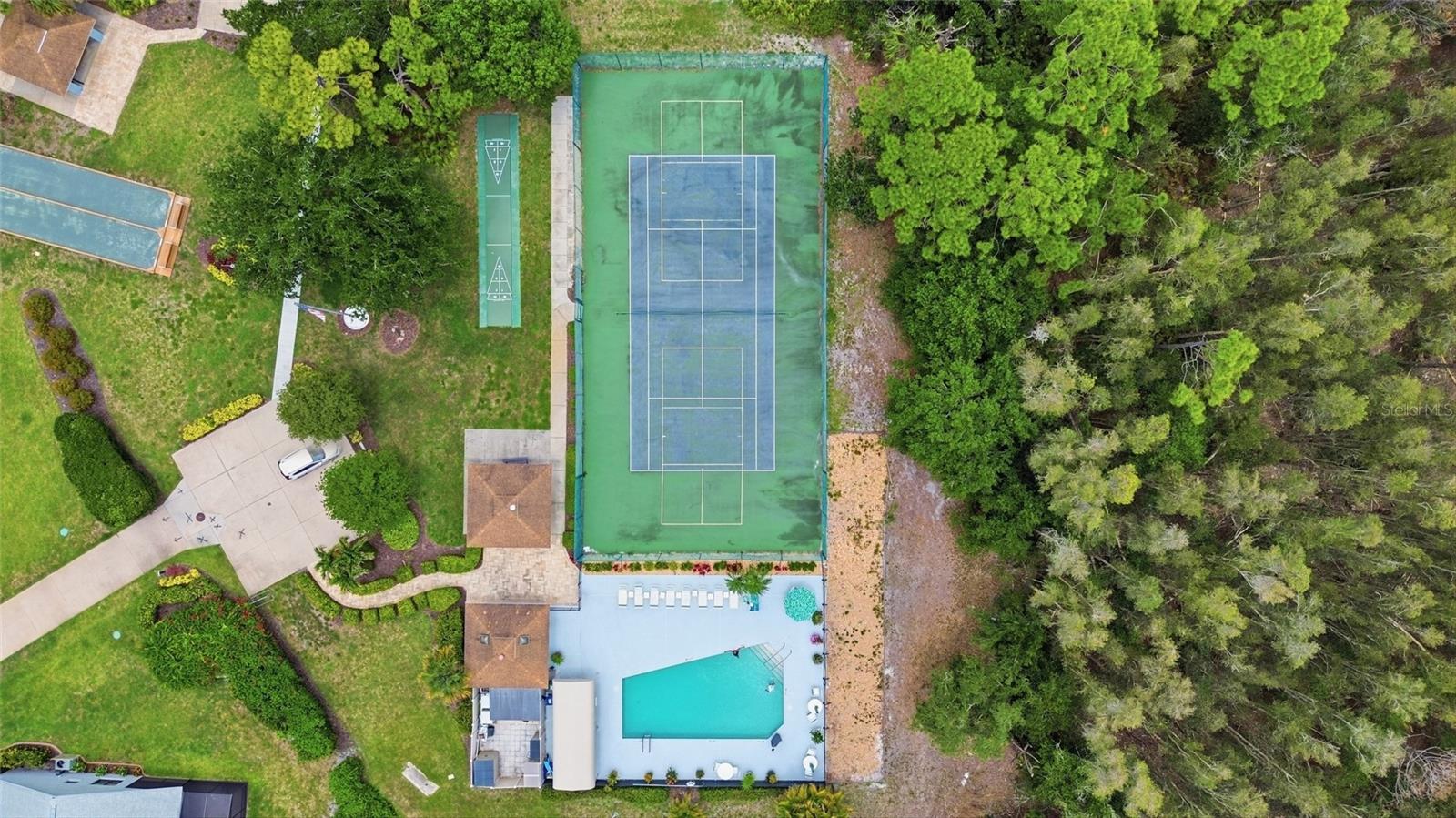 CHESTNUT CREEK VILLAS - Residential
