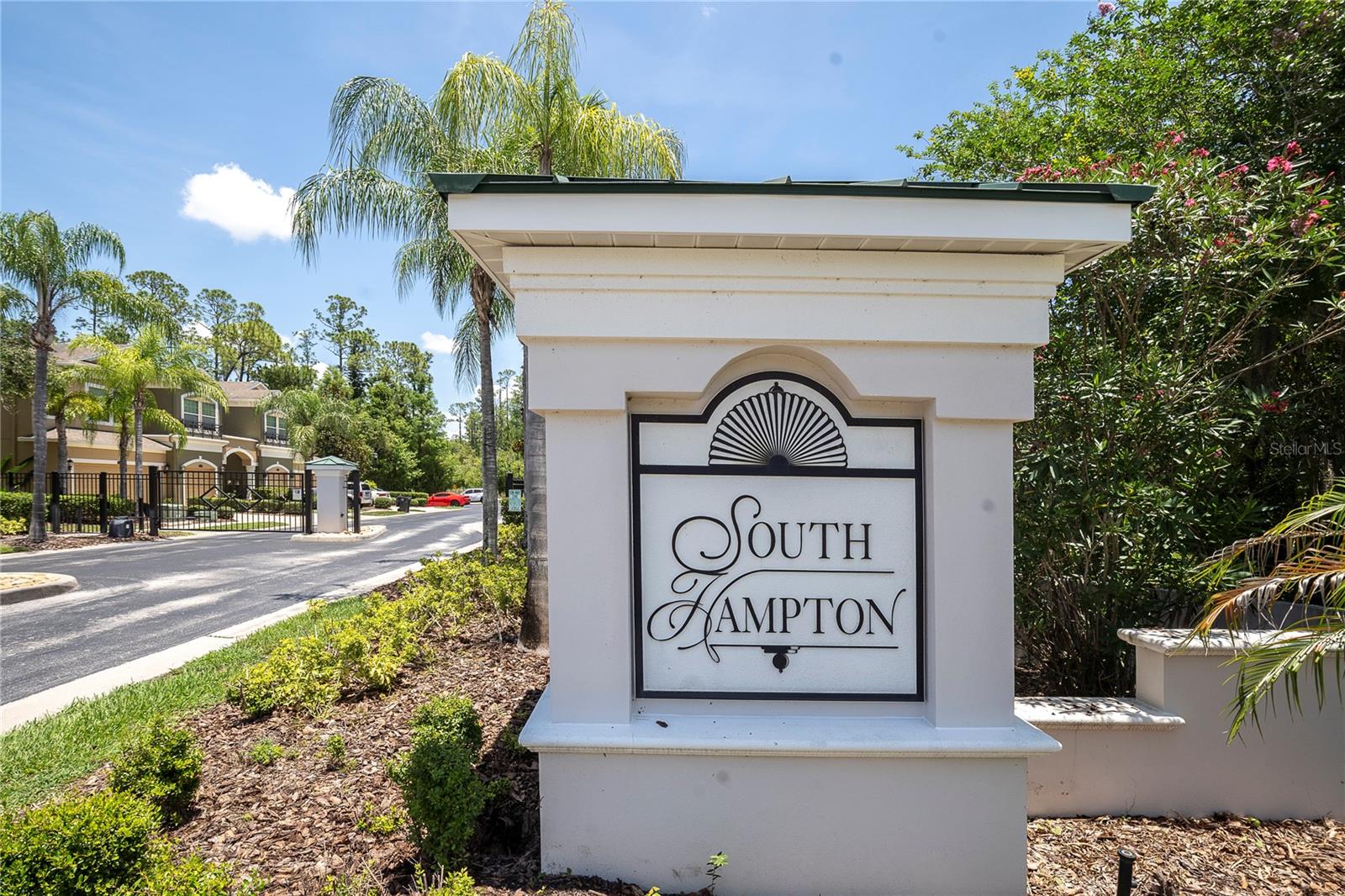SOUTH HAMPTON - Residential