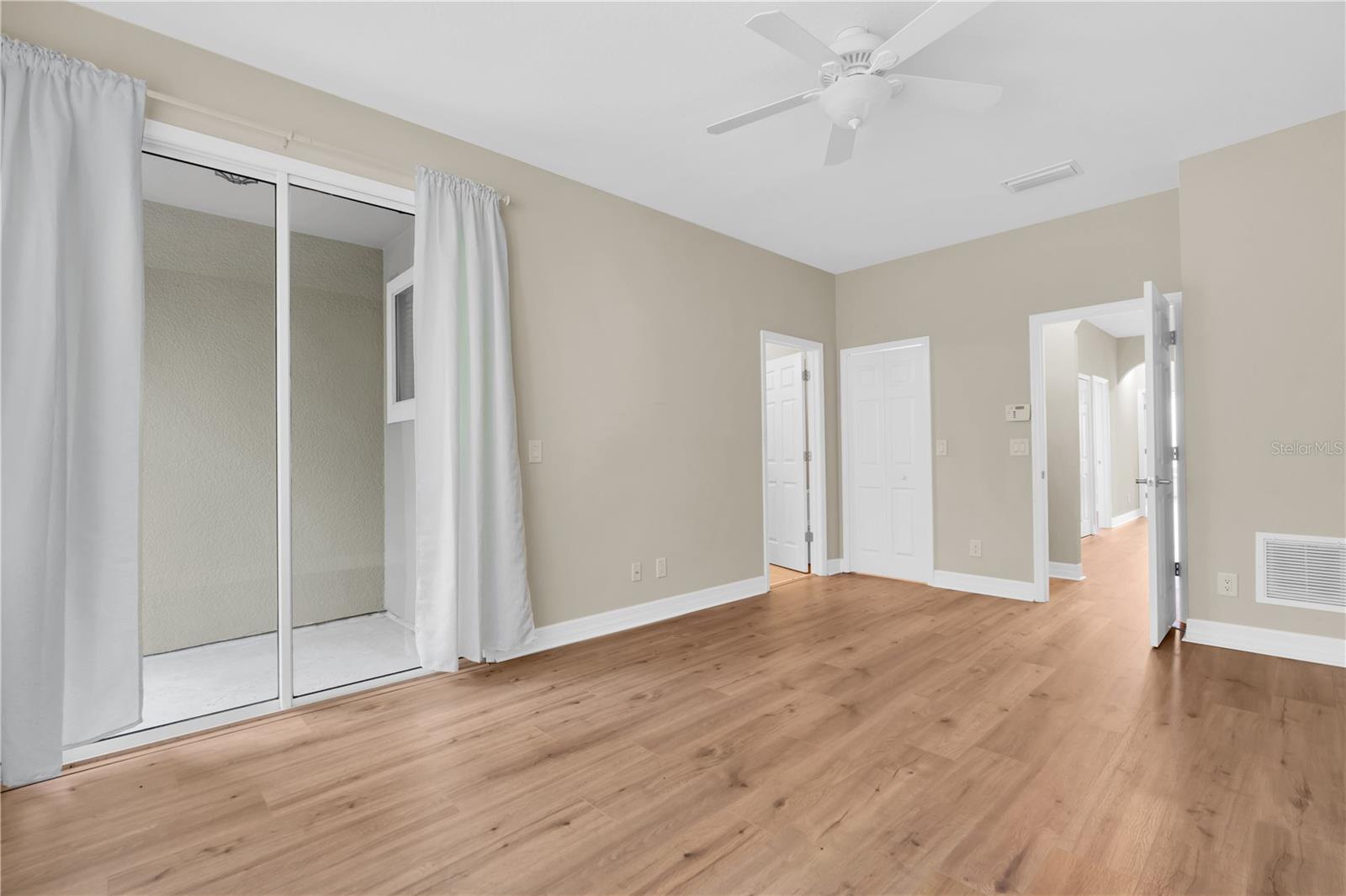 SOUTH HAMPTON - Residential