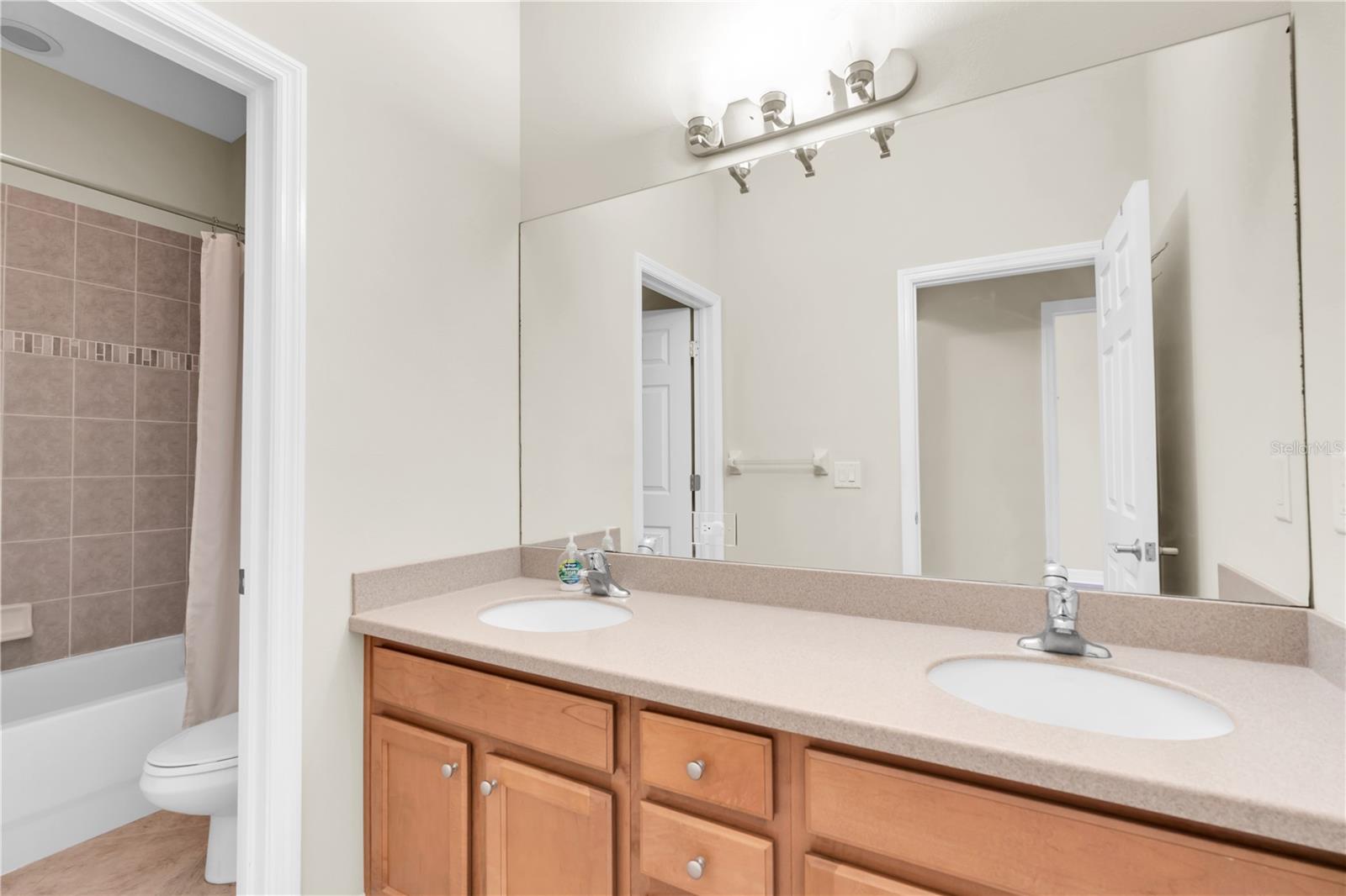 SOUTH HAMPTON - Residential