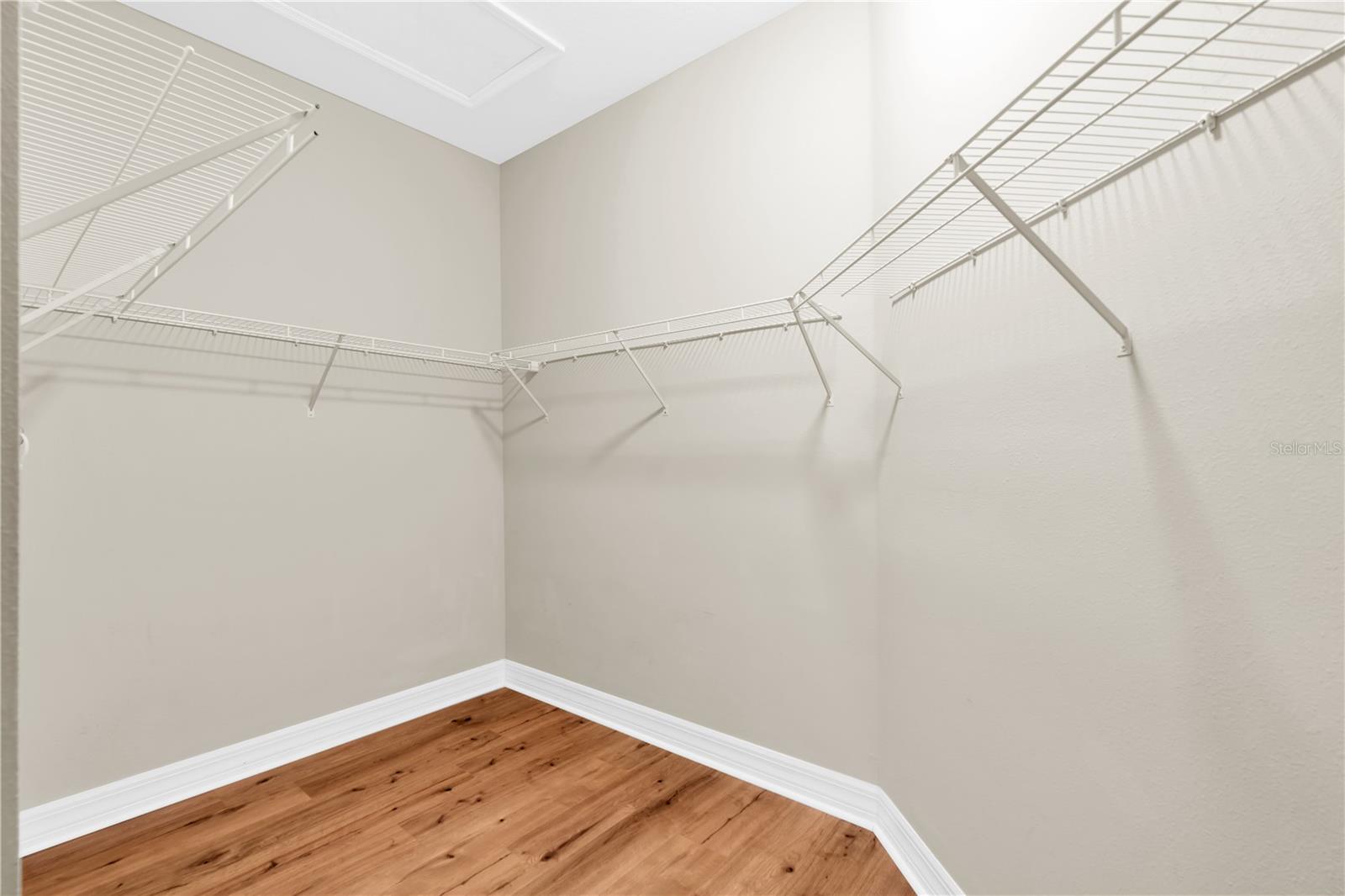 SOUTH HAMPTON - Residential