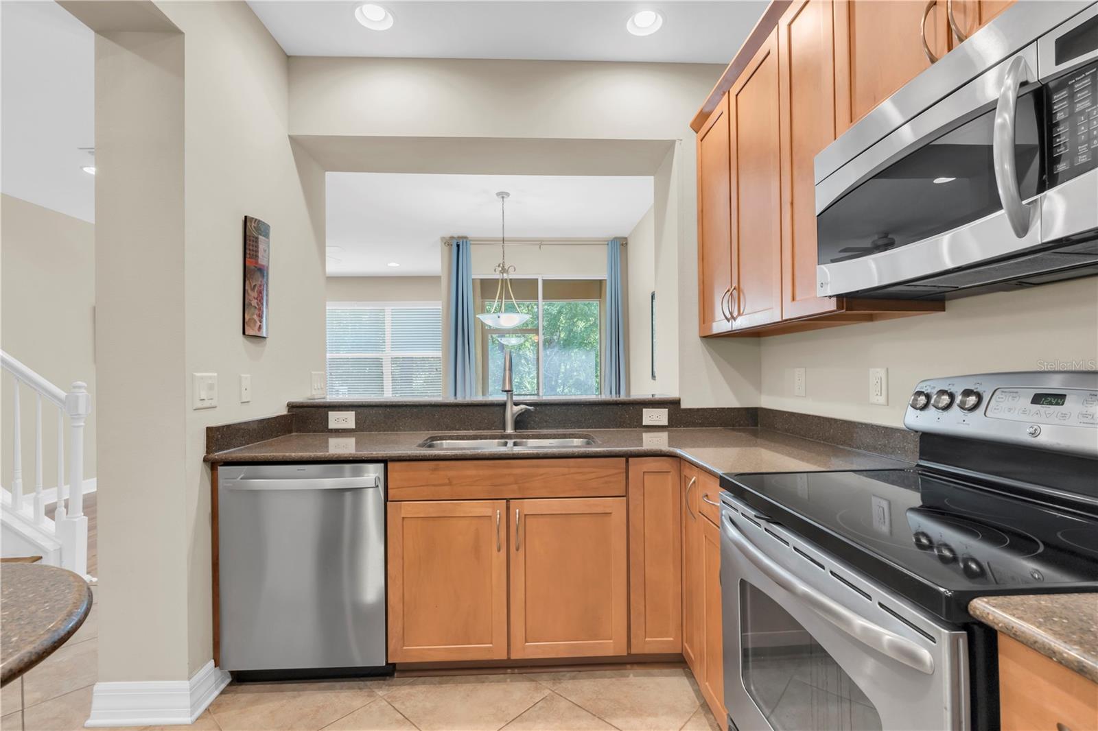 SOUTH HAMPTON - Residential