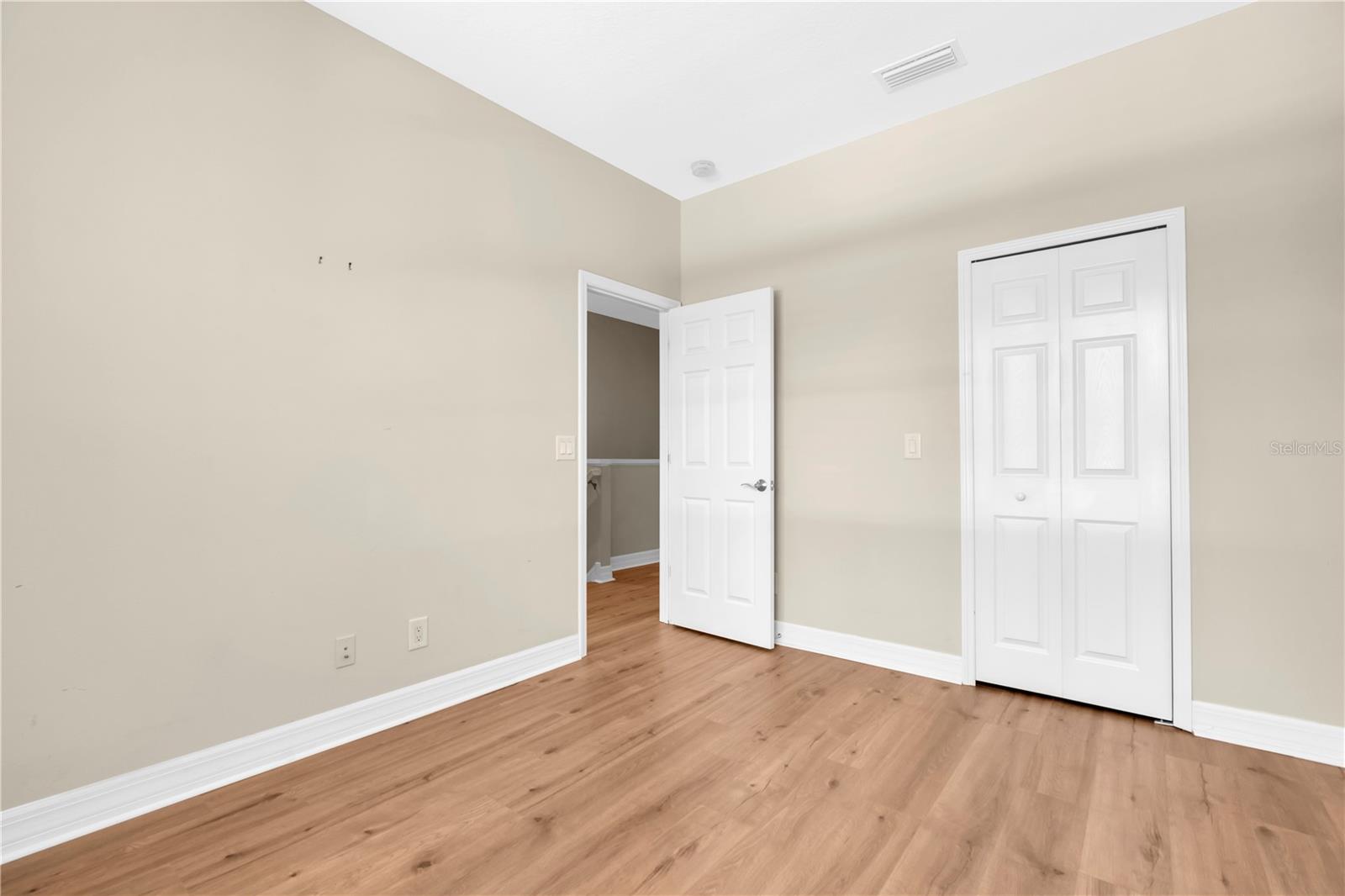 SOUTH HAMPTON - Residential