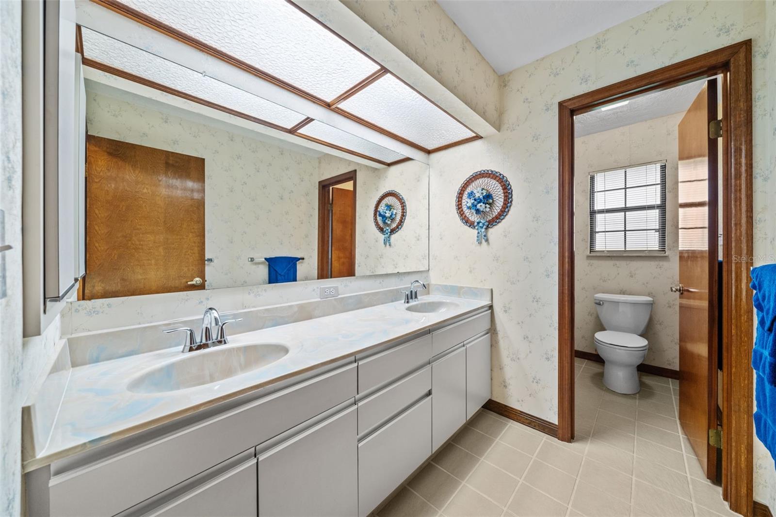 COUNTRY RIVER ESTATES - Residential
