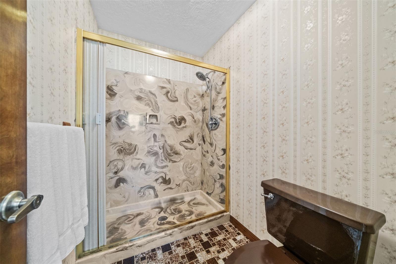 COUNTRY RIVER ESTATES - Residential