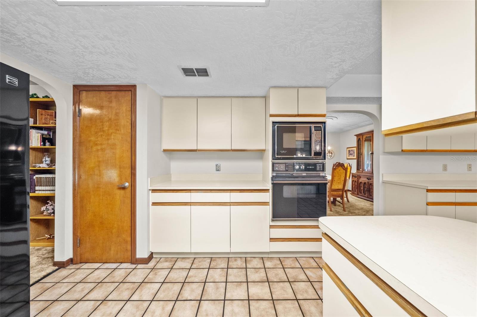 COUNTRY RIVER ESTATES - Residential