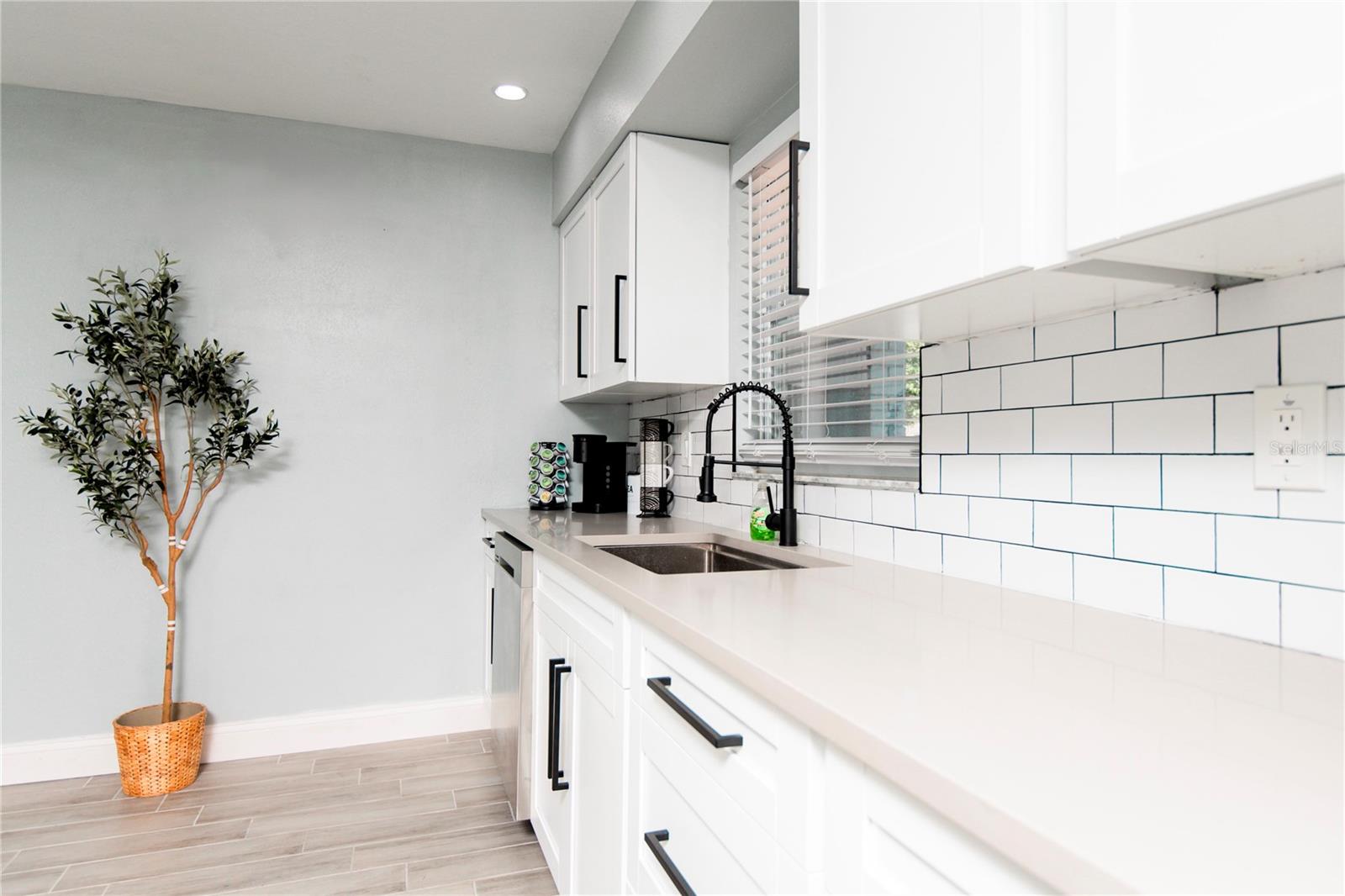 DREWS JOHN H 1ST EXT - Residential