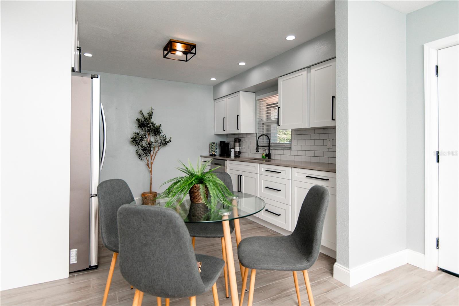 DREWS JOHN H 1ST EXT - Residential