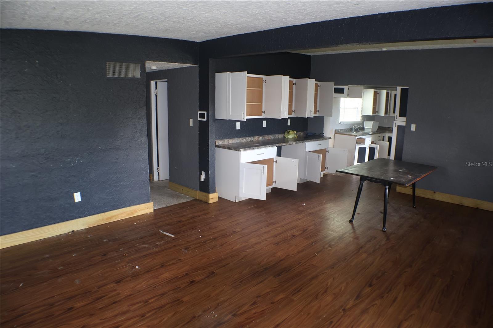 BREEZEE SHORES PT REP - Residential