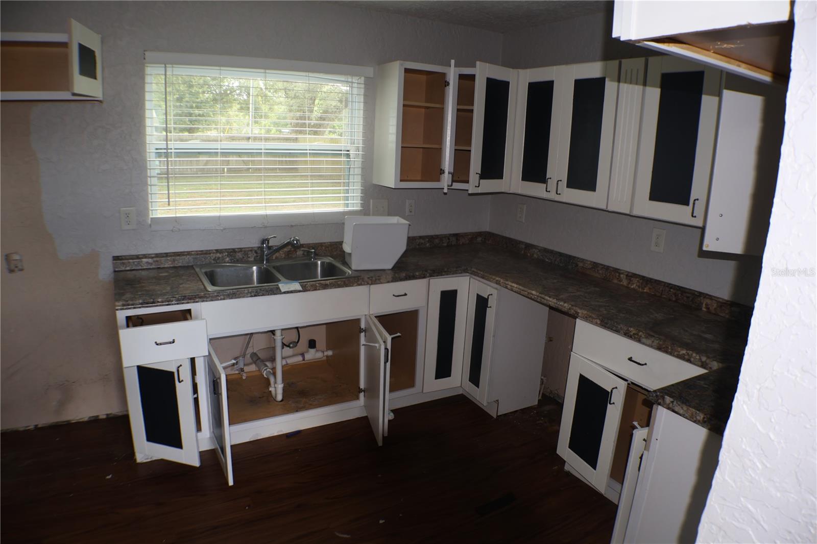 BREEZEE SHORES PT REP - Residential