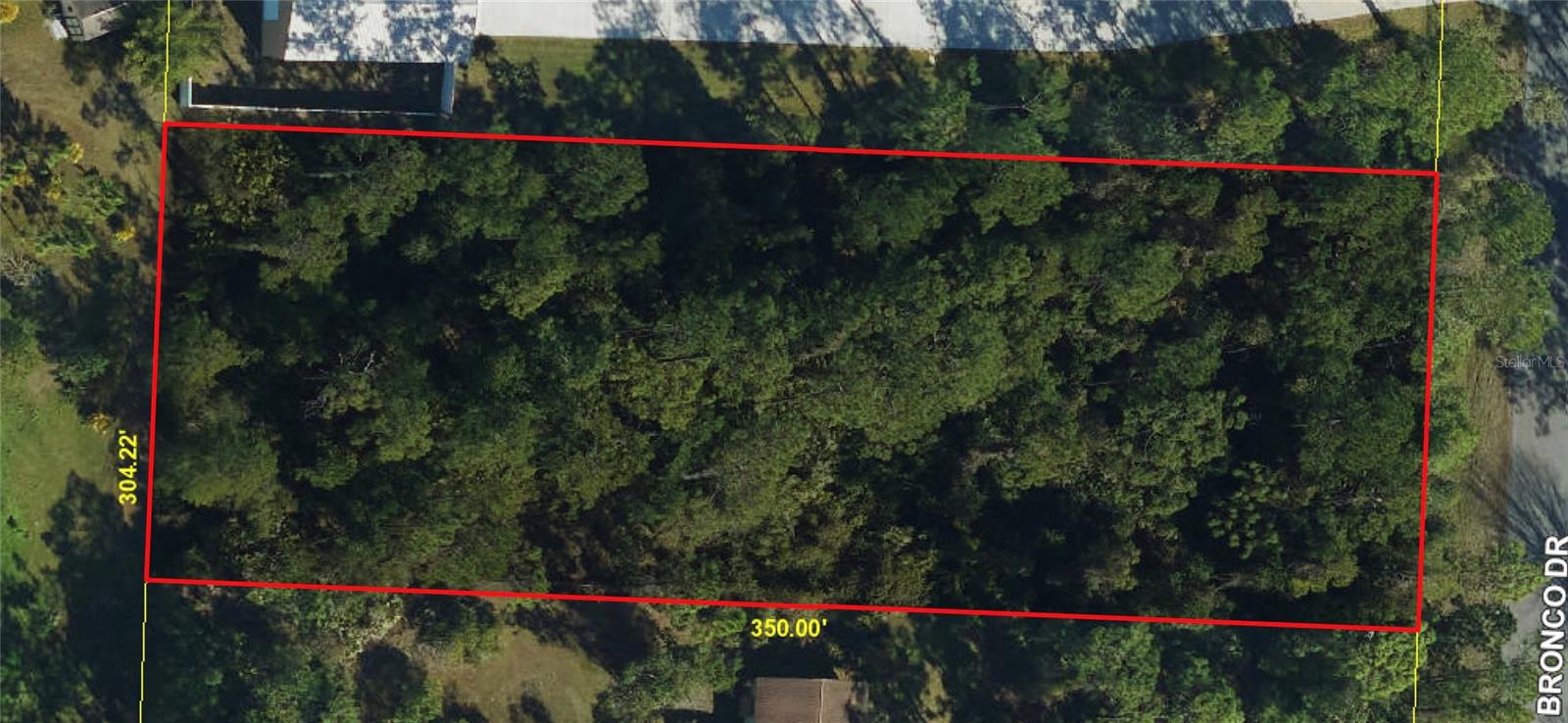 Prime 1-acre lot in a desirable rural setting east of St. Cloud, offering the perfect balance of peaceful country living with the convenience of city access. This fully usable lot is ready for development, a rare find in the St. Cloud area. Surrounded by beautiful custom homes, there are no HOA restrictions, giving you the freedom to design and build your ideal residence. Enjoy the serenity of the countryside, while still being just 30 minutes from the beach and a short drive to Hwy 192 and Narcoossee Rd for easy access to shopping, dining, entertainment, and more. Downtown St. Cloud is only 10 minutes away, and the stunning Lake Tohopekaliga Lakefront Park is nearby, offering abundant outdoor activities like fishing, boating, and biking. Located with quick access to Lake Nona, Medical City, Orlando International Airport, and world-class facilities, this lot offers great potential for both homebuilders and investors alike.
