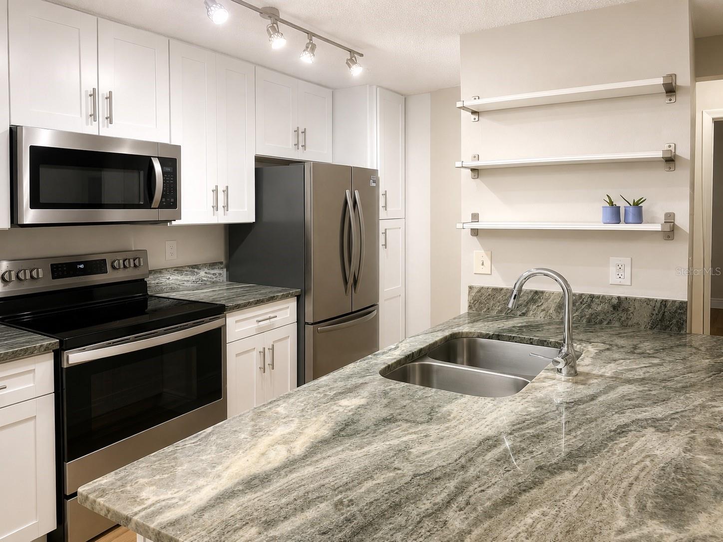 LANDING A CONDO - Residential Lease