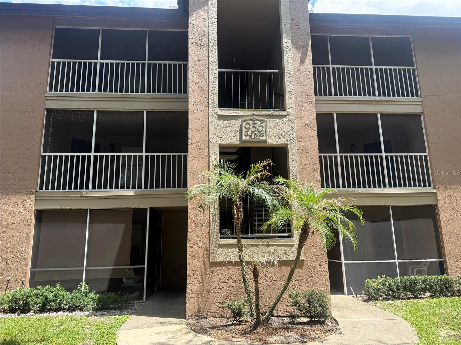 LANDING A CONDO - Residential Lease