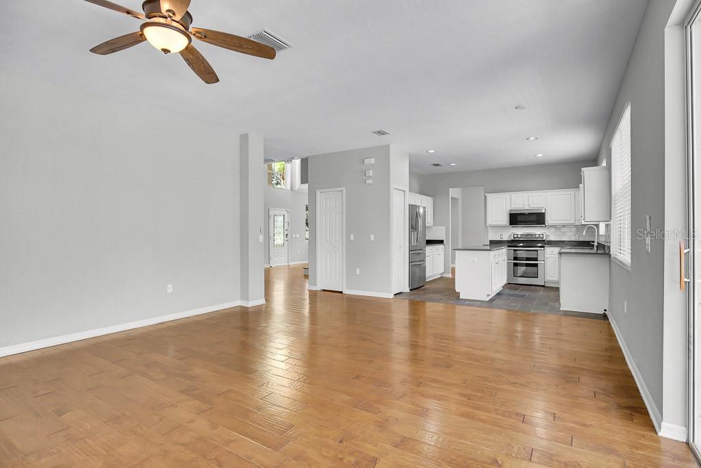 RIVER HILLS COUNTRY CLUB PARCE - Residential Lease