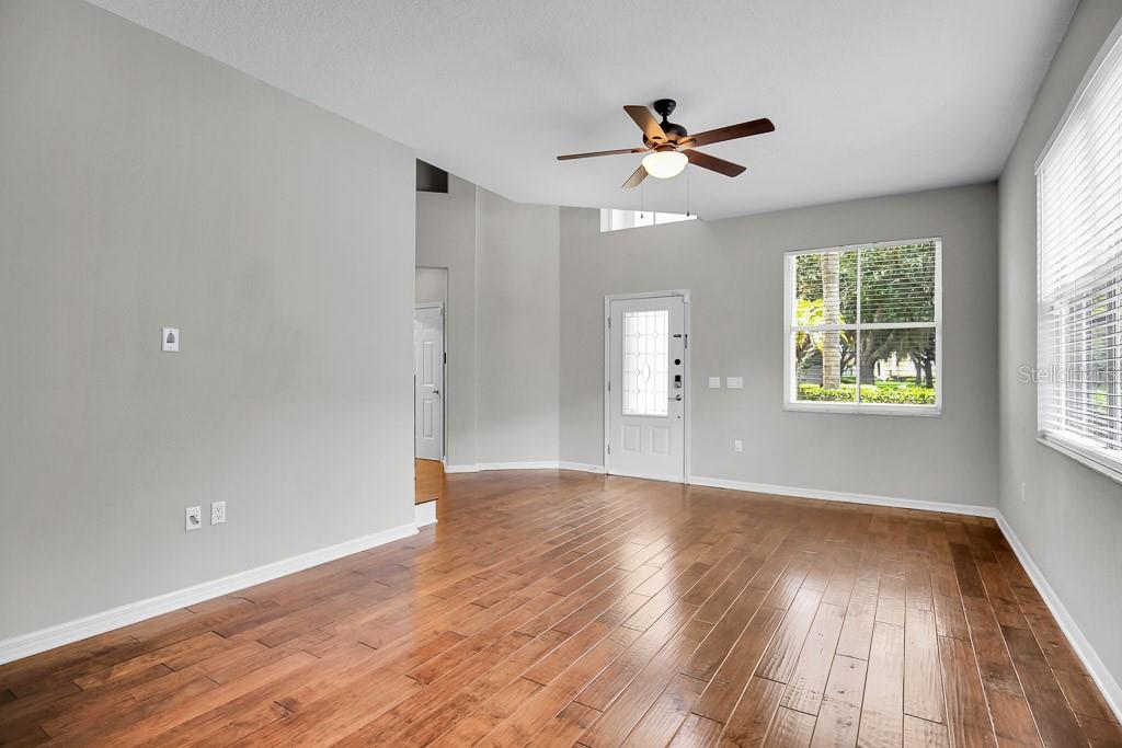 RIVER HILLS COUNTRY CLUB PARCE - Residential Lease