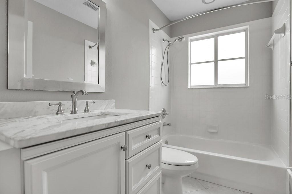 RIVER HILLS COUNTRY CLUB PARCE - Residential Lease